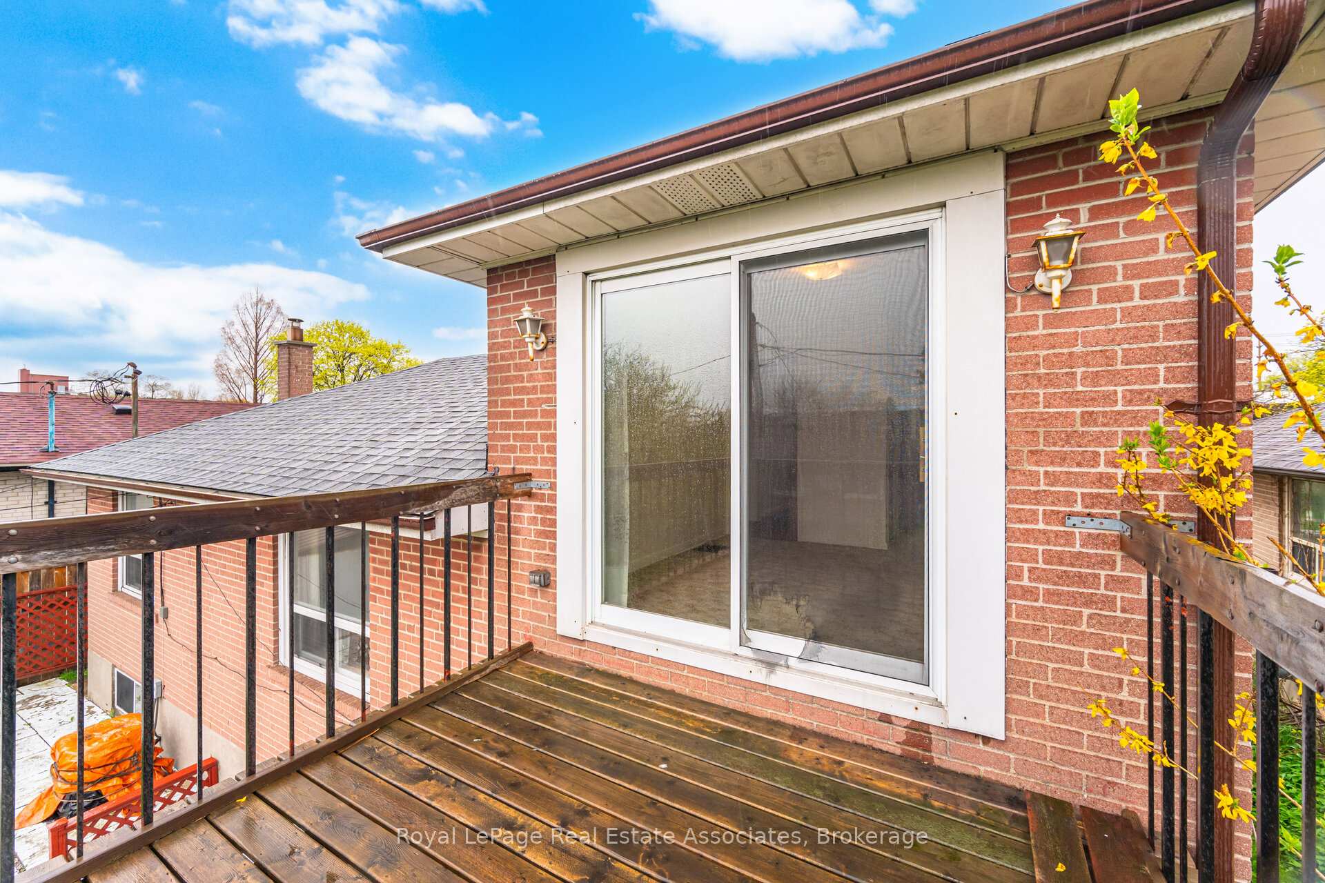 Photo 32 of 193 Kingsview Boulevard, Etobicoke, Kingsview Village-The Westway — HOMEH