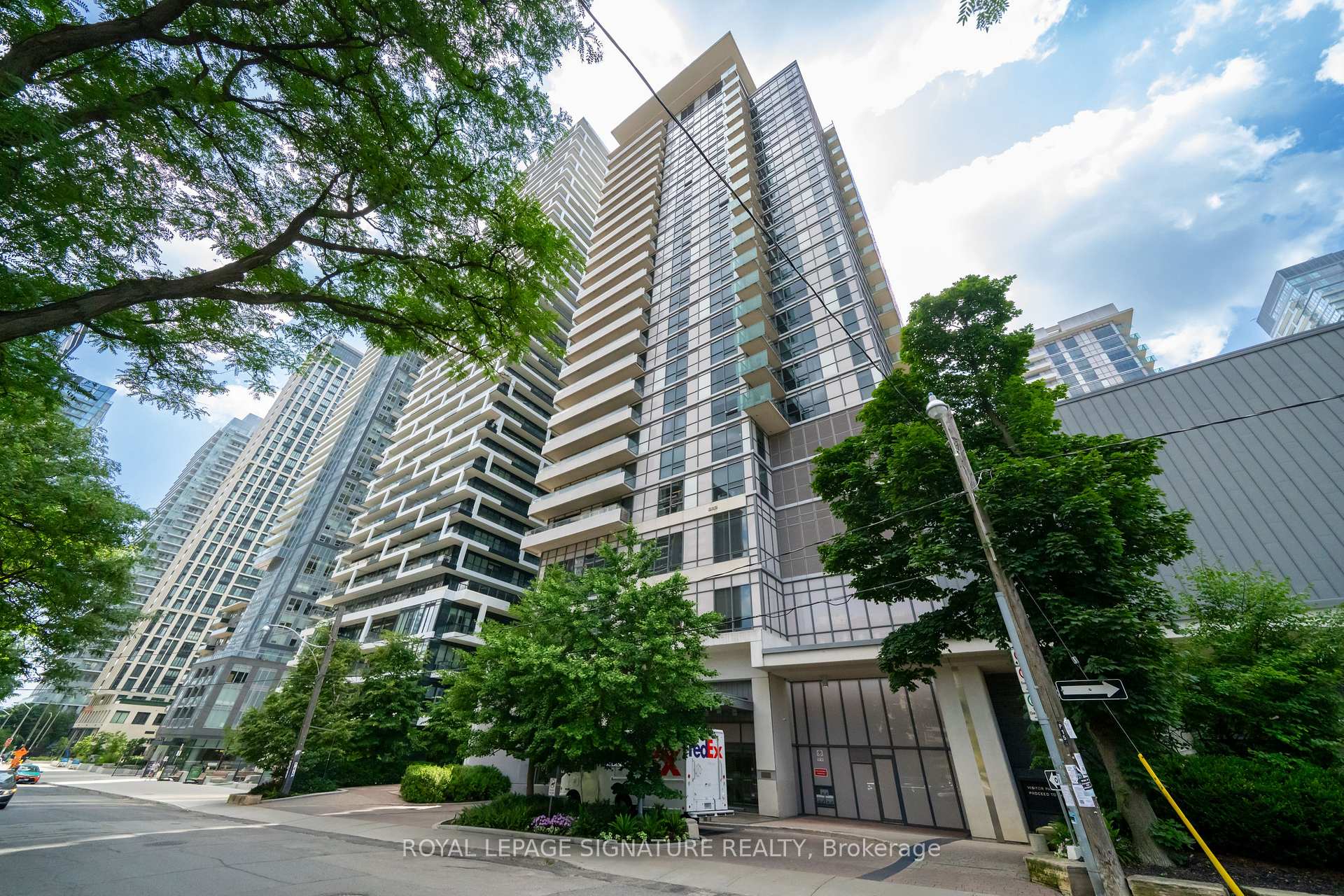 Photo 1 of Unit 1901, 25 Broadway Avenue, Toronto, Mount Pleasant West — HOMEH