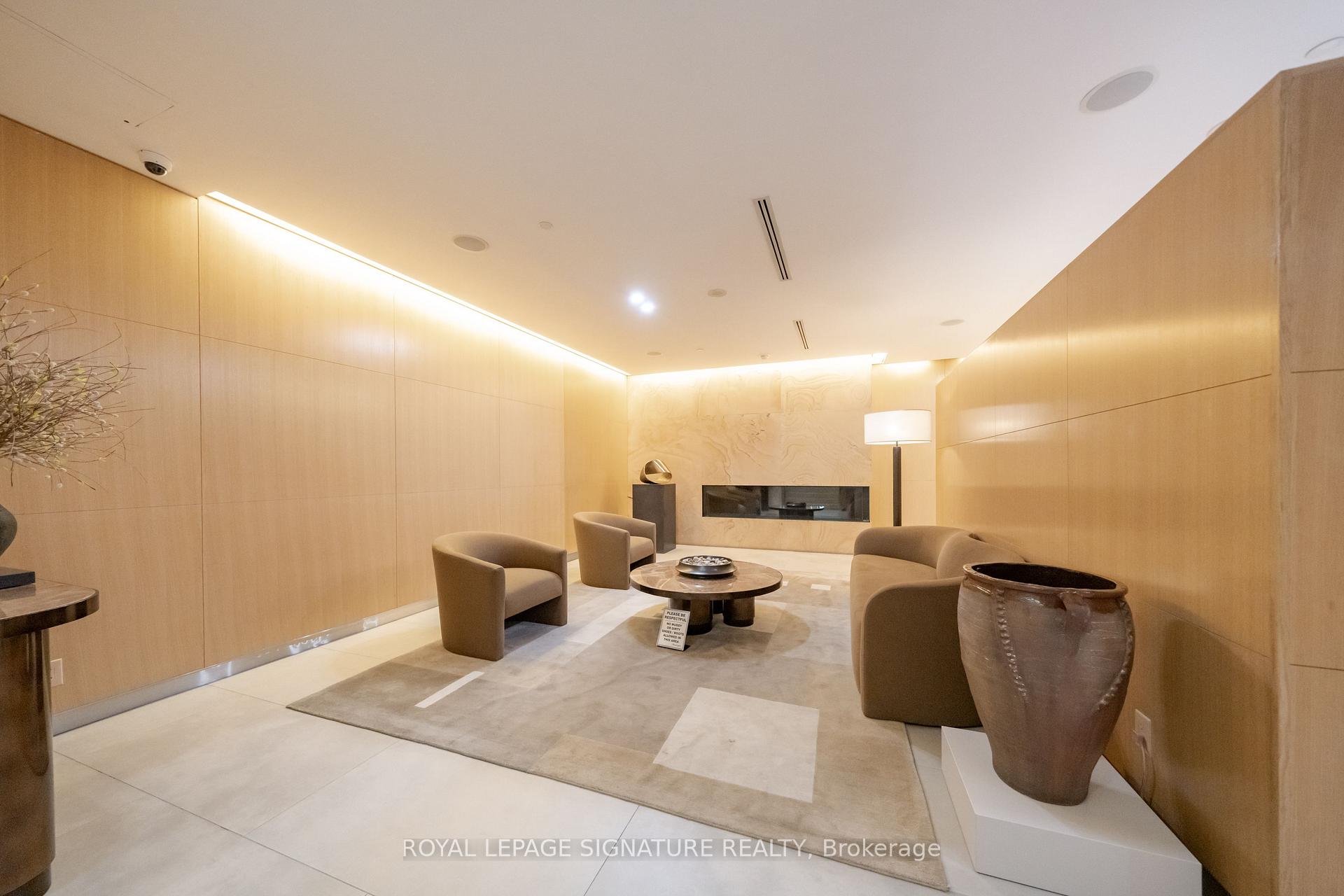 Photo 2 of Unit 1901, 25 Broadway Avenue, Toronto, Mount Pleasant West — HOMEH