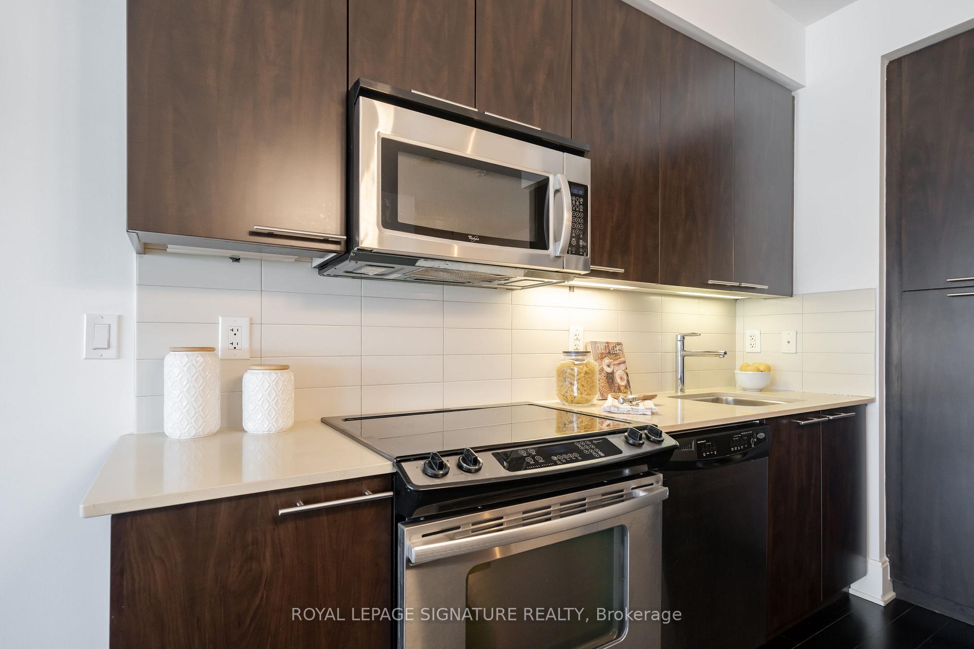 Photo 11 of Unit 1901, 25 Broadway Avenue, Toronto, Mount Pleasant West — HOMEH