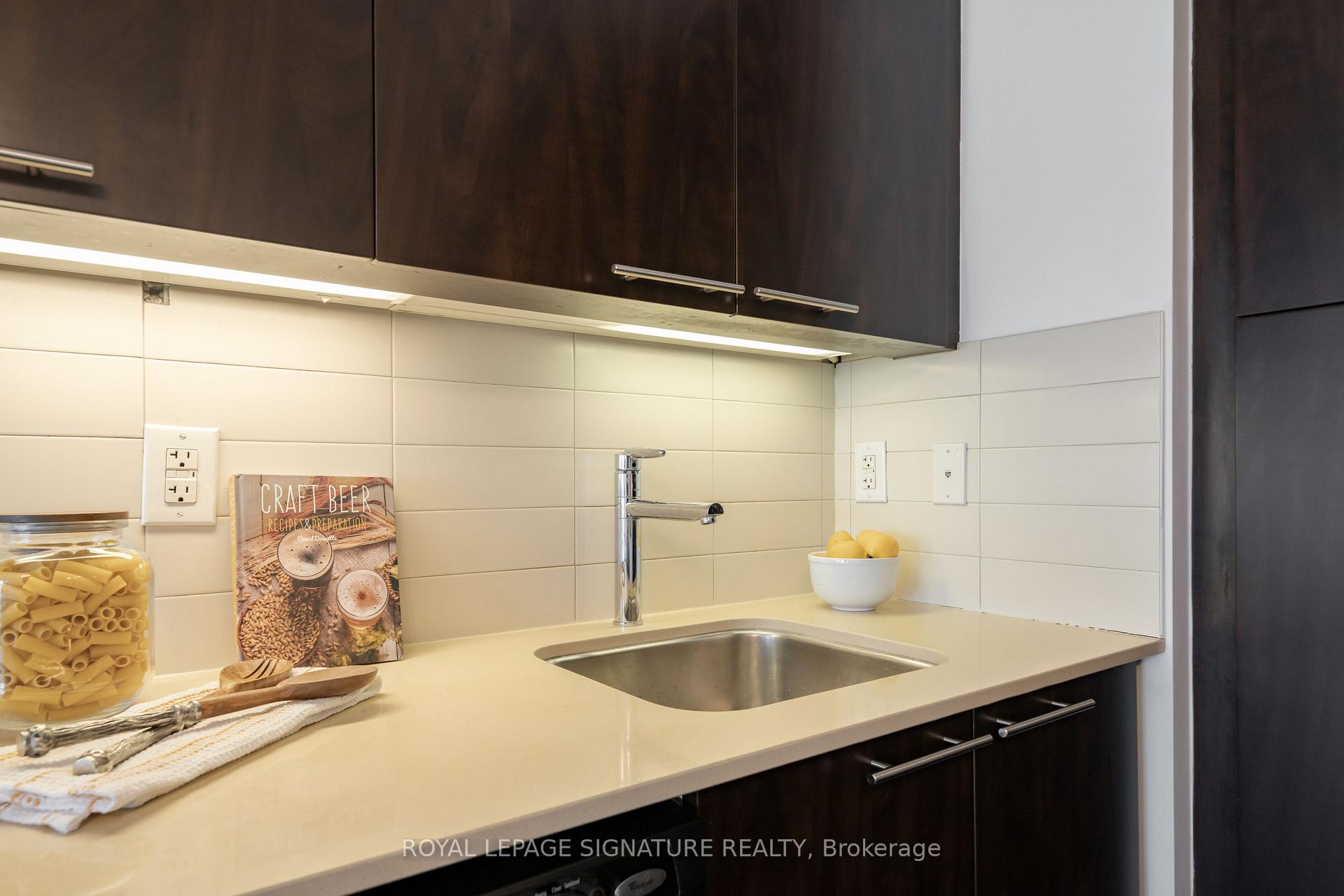 Photo 13 of Unit 1901, 25 Broadway Avenue, Toronto, Mount Pleasant West — HOMEH
