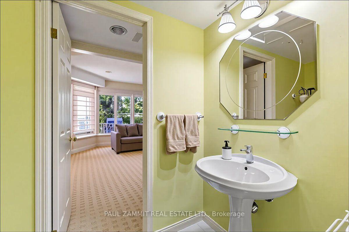 Photo 30 of 12 Old English Lane, Markham, Bayview Glen — HOMEH