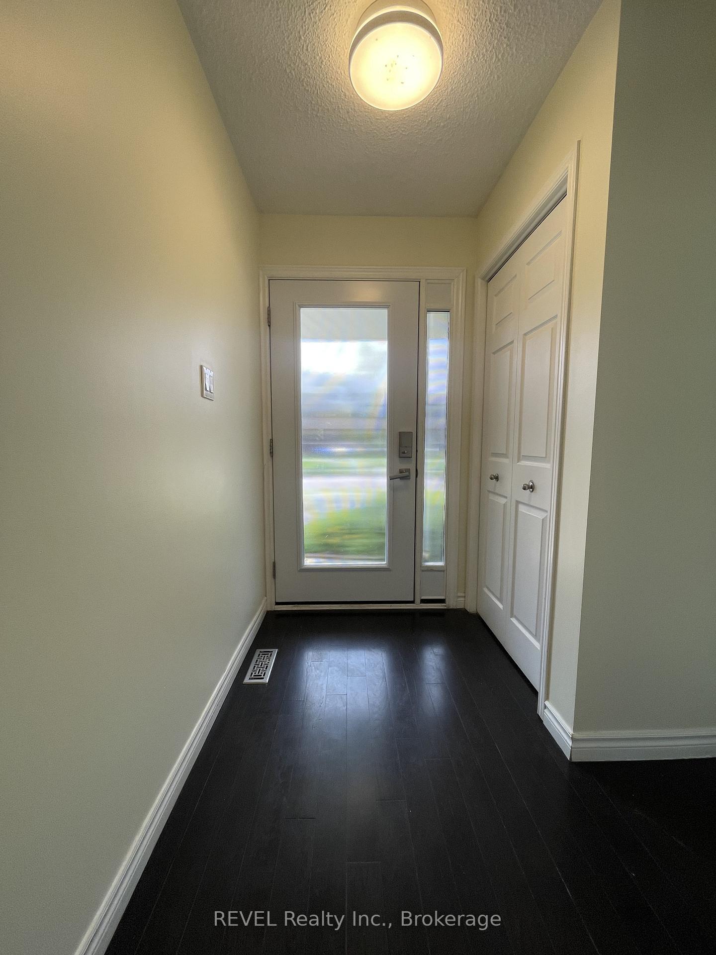 Photo 2 of 24 Rembrandt Drive, Grimsby, Grimsby Beach — HOMEH