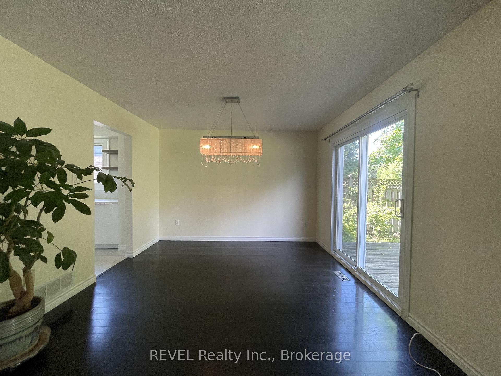 Photo 9 of 24 Rembrandt Drive, Grimsby, Grimsby Beach — HOMEH