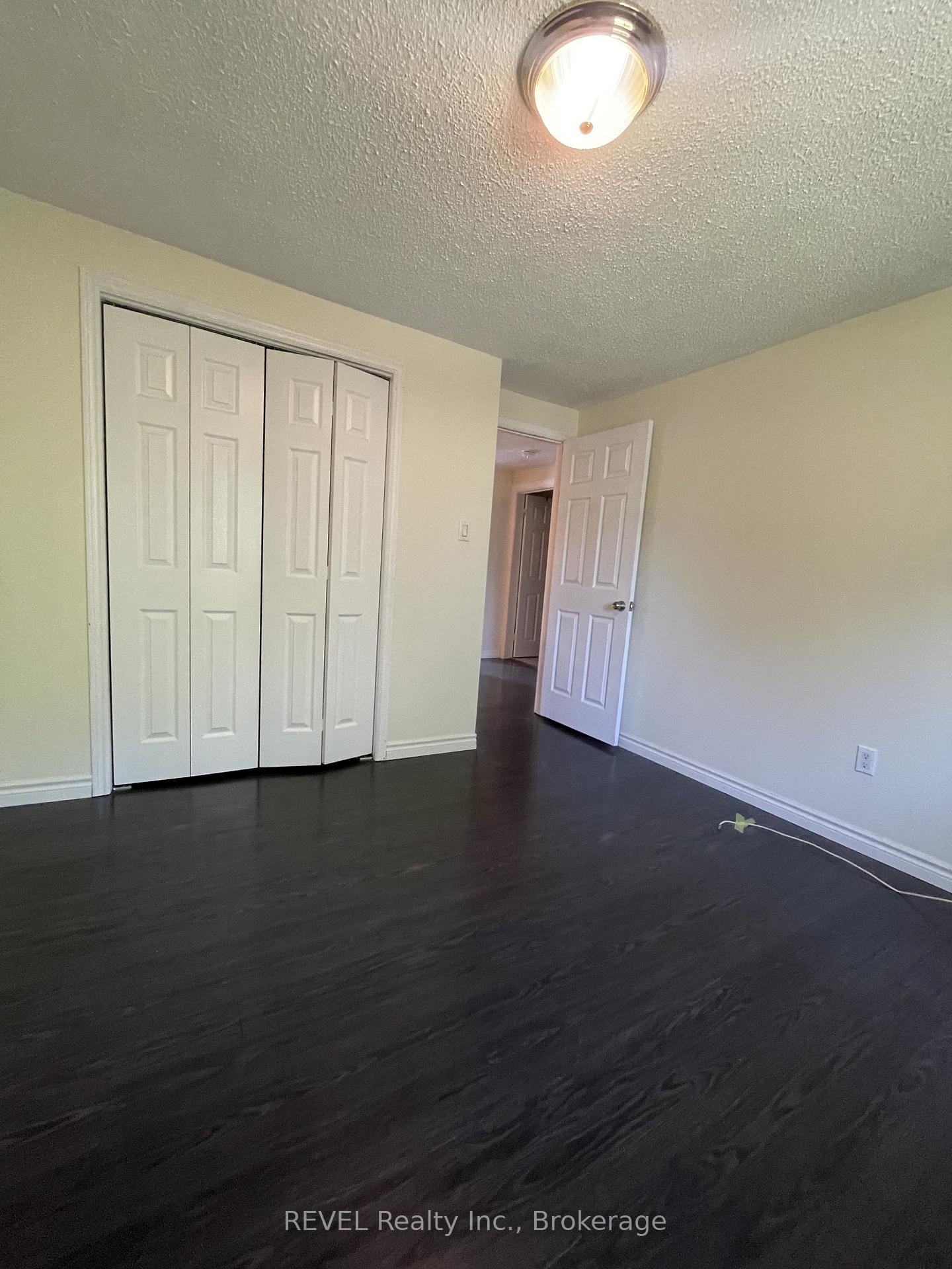 Photo 13 of 24 Rembrandt Drive, Grimsby, Grimsby Beach — HOMEH