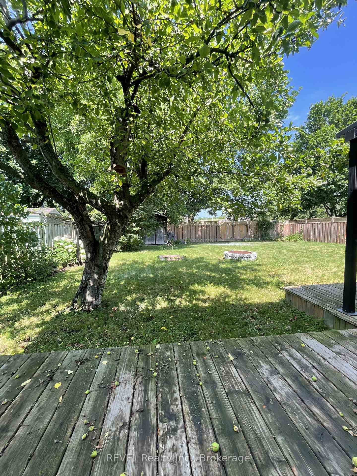 Photo 28 of 24 Rembrandt Drive, Grimsby, Grimsby Beach — HOMEH