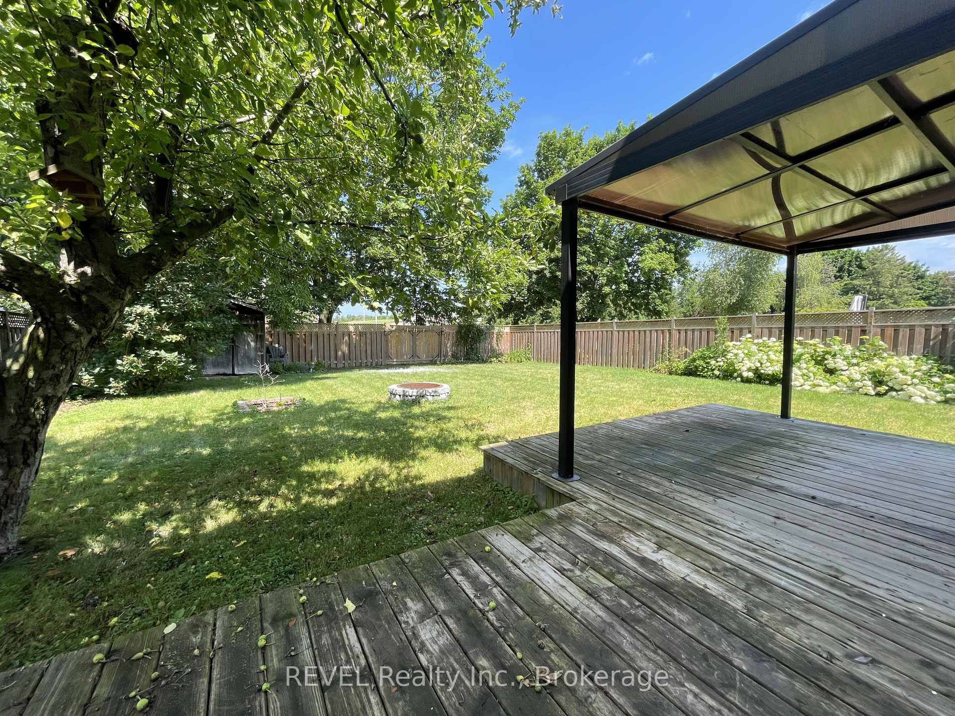 Photo 29 of 24 Rembrandt Drive, Grimsby, Grimsby Beach — HOMEH