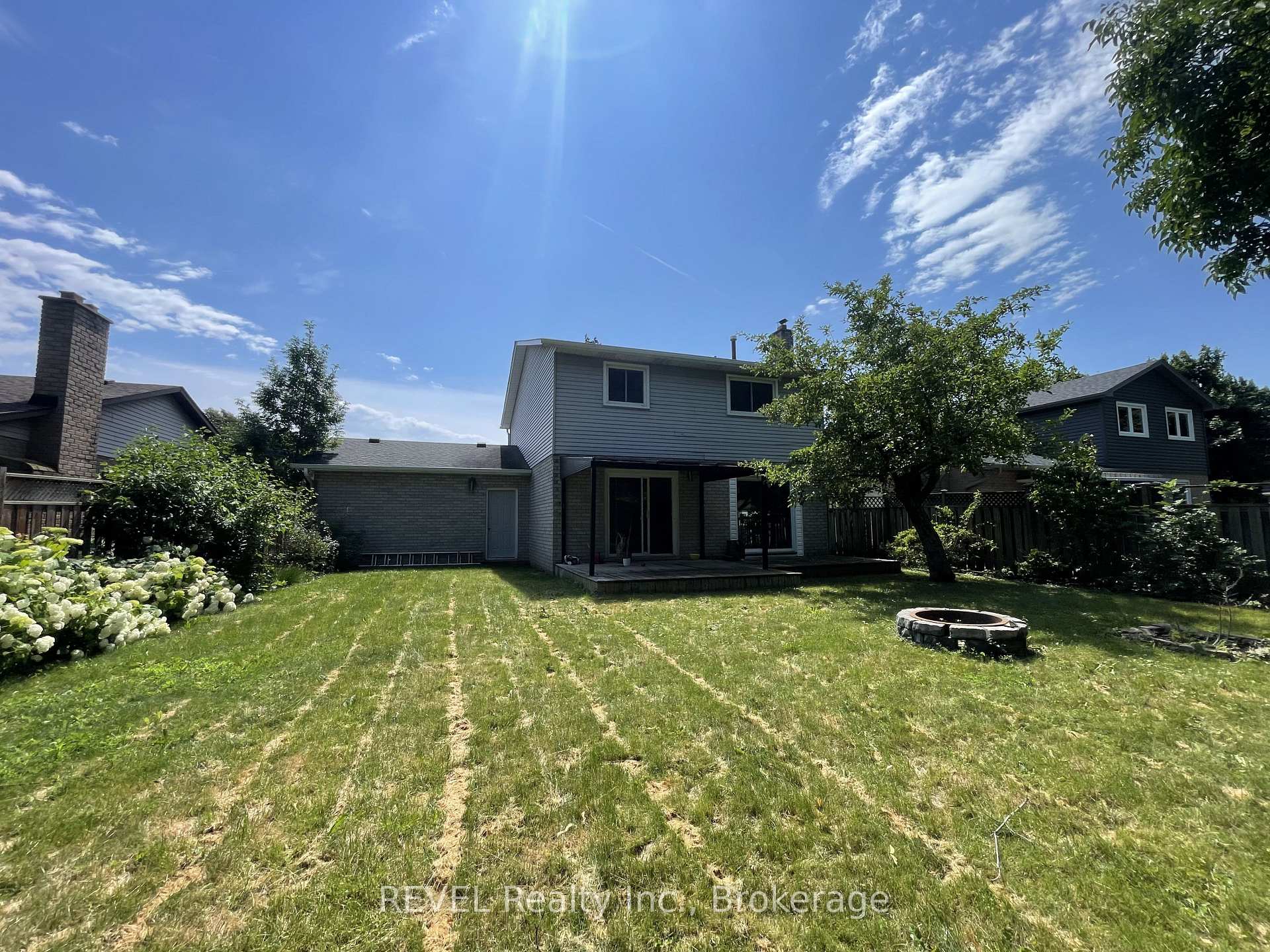 Photo 31 of 24 Rembrandt Drive, Grimsby, Grimsby Beach — HOMEH
