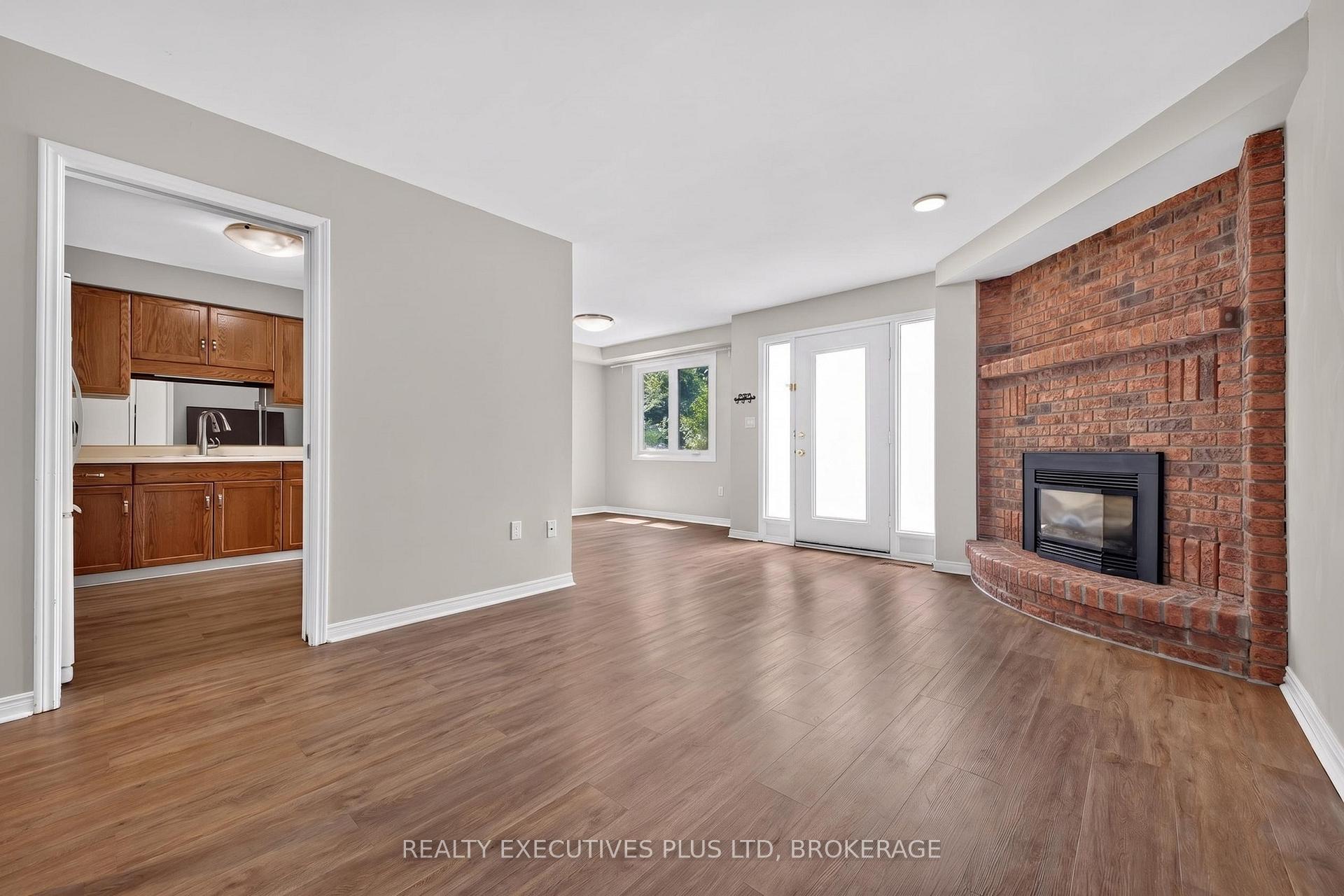 Photo 8 of Unit 6, 6044 Swayze Drive, Niagara Falls, Church's Lane — HOMEH