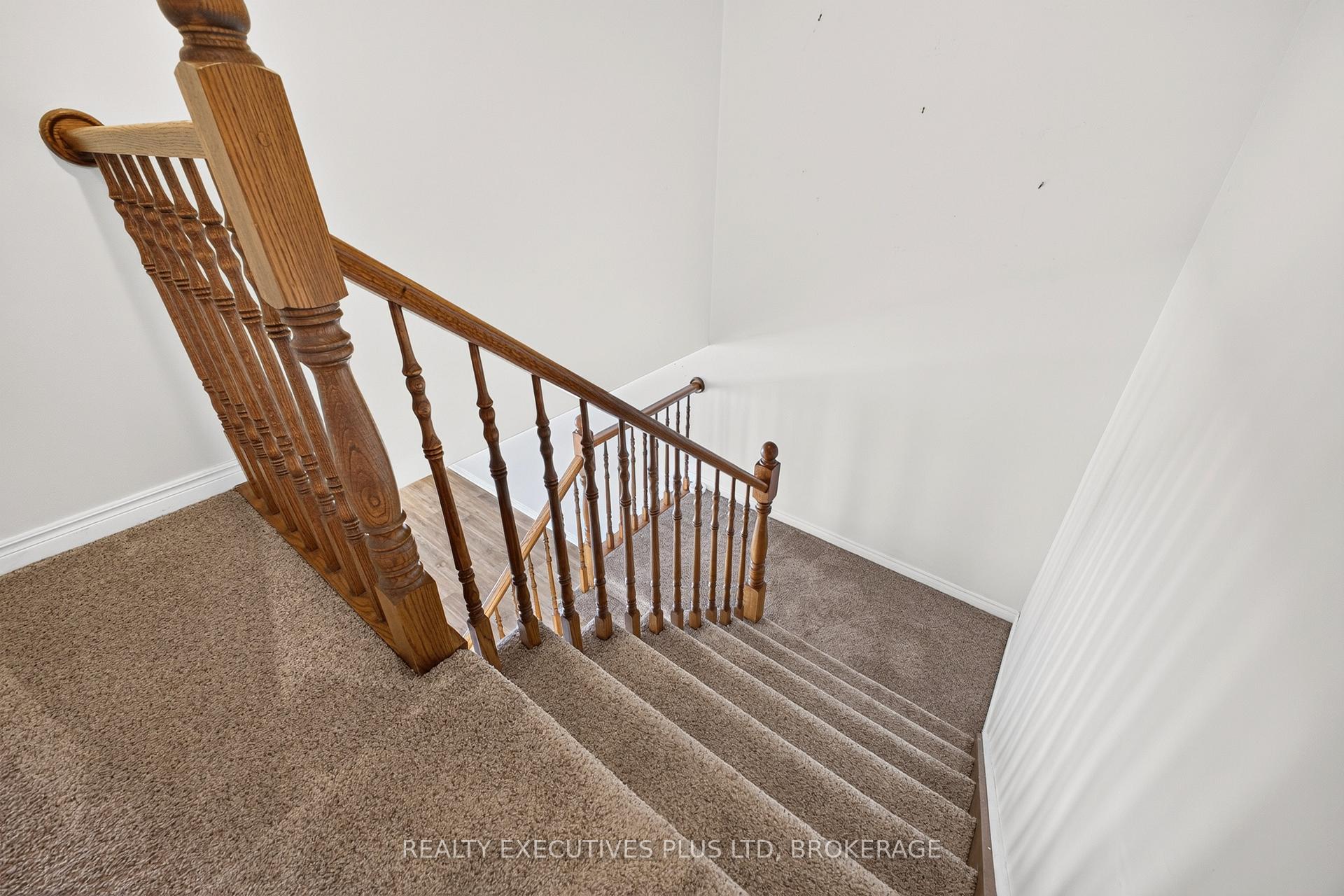 Photo 24 of Unit 6, 6044 Swayze Drive, Niagara Falls, Church's Lane — HOMEH