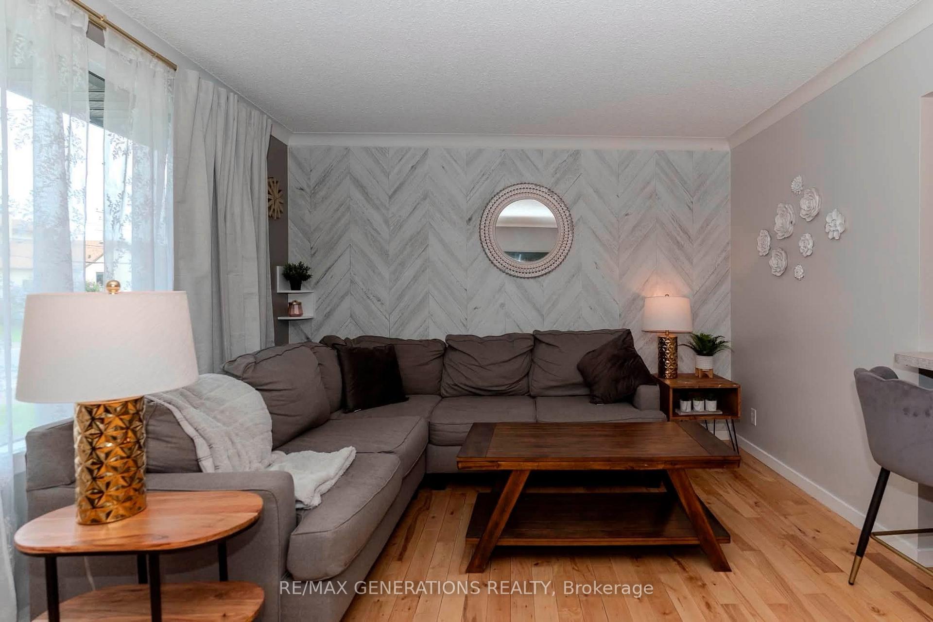 Photo 4 of 473 Tupper Street, Thunder Bay, College Heights — HOMEH