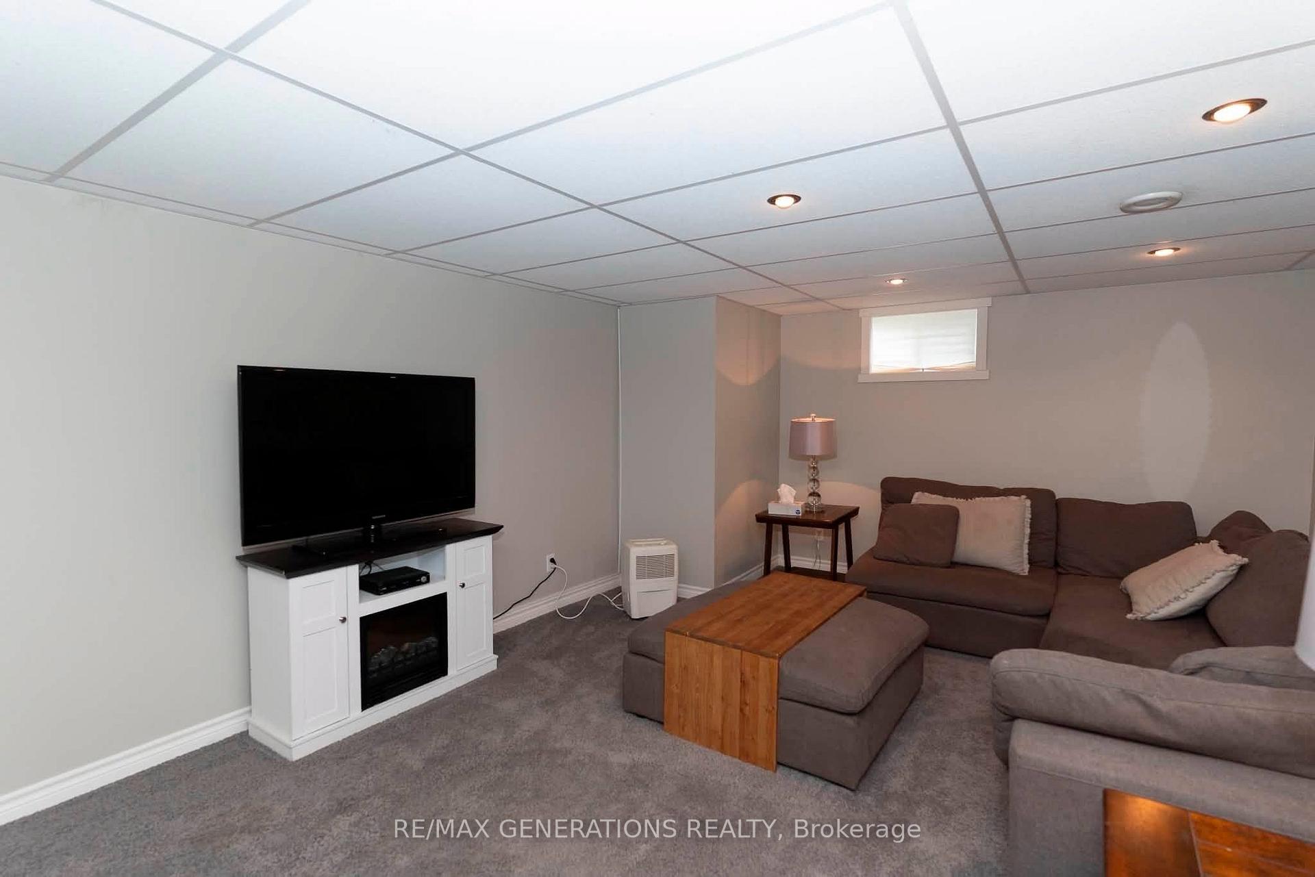 Photo 5 of 473 Tupper Street, Thunder Bay, College Heights — HOMEH