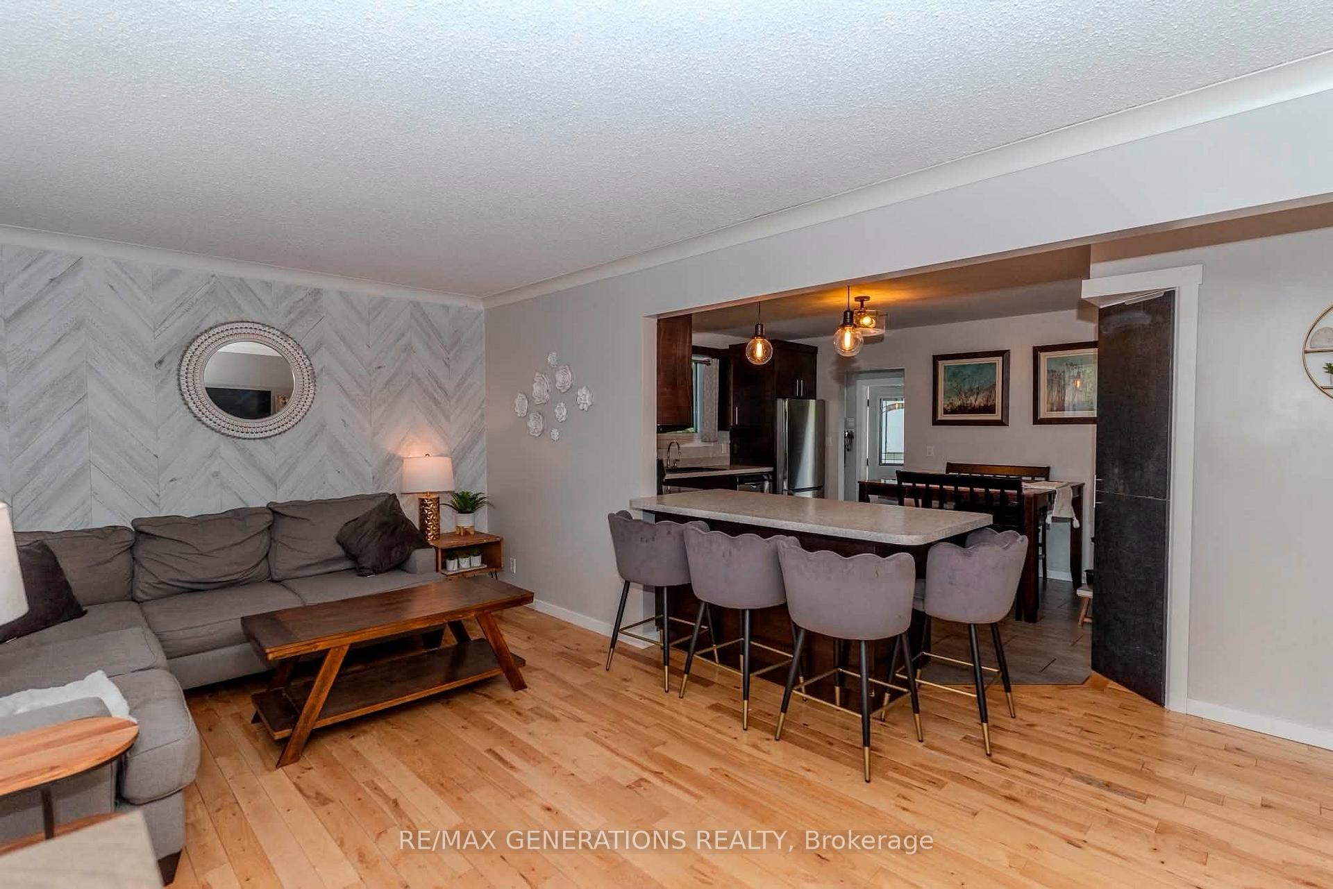 Photo 7 of 473 Tupper Street, Thunder Bay, College Heights — HOMEH