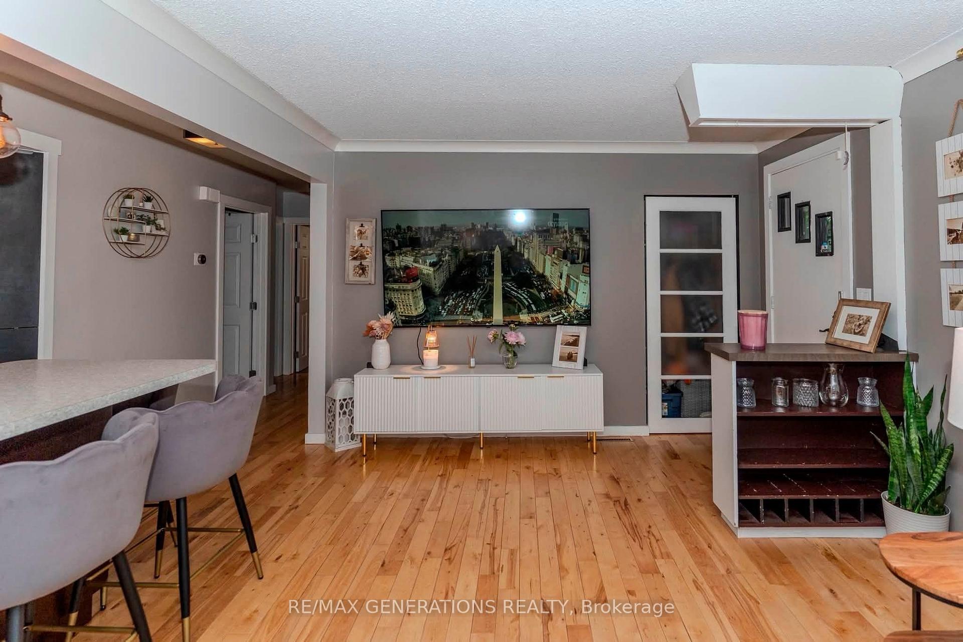 Photo 8 of 473 Tupper Street, Thunder Bay, College Heights — HOMEH