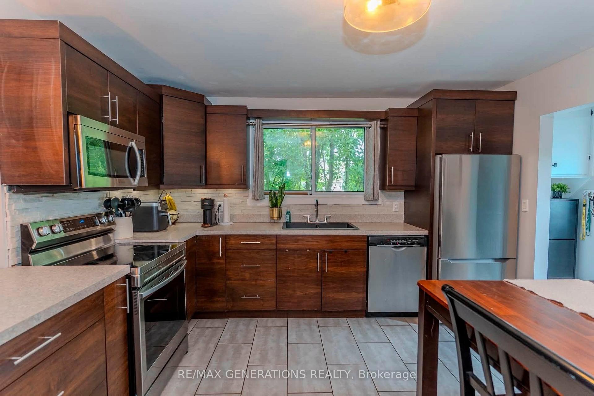 Photo 13 of 473 Tupper Street, Thunder Bay, College Heights — HOMEH