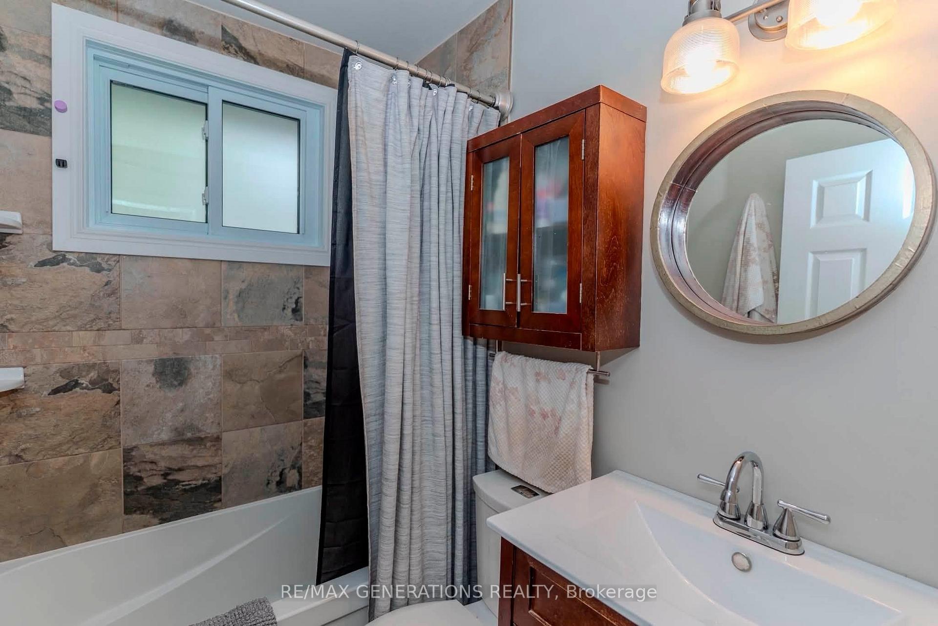 Photo 20 of 473 Tupper Street, Thunder Bay, College Heights — HOMEH