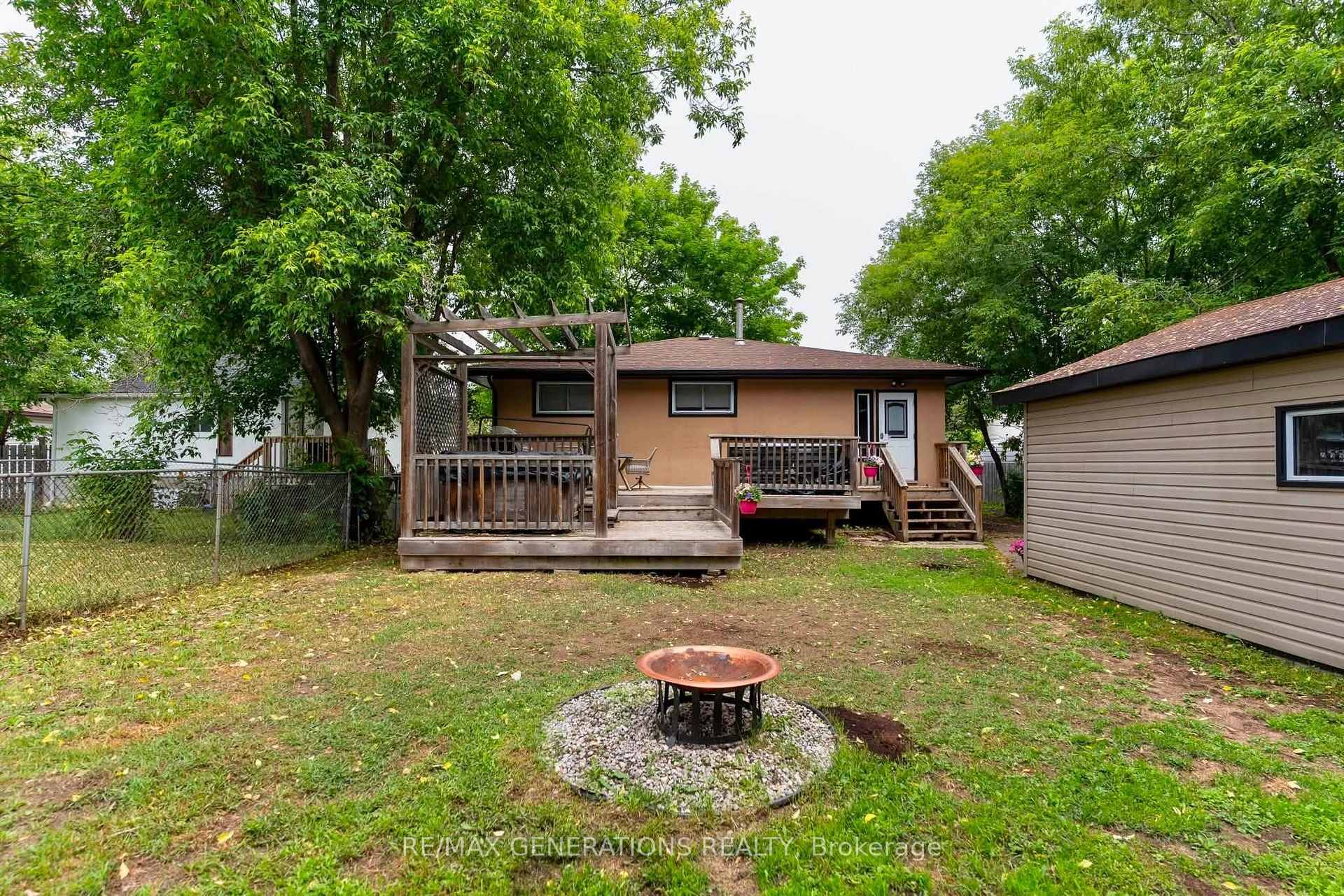 Photo 35 of 473 Tupper Street, Thunder Bay, College Heights — HOMEH
