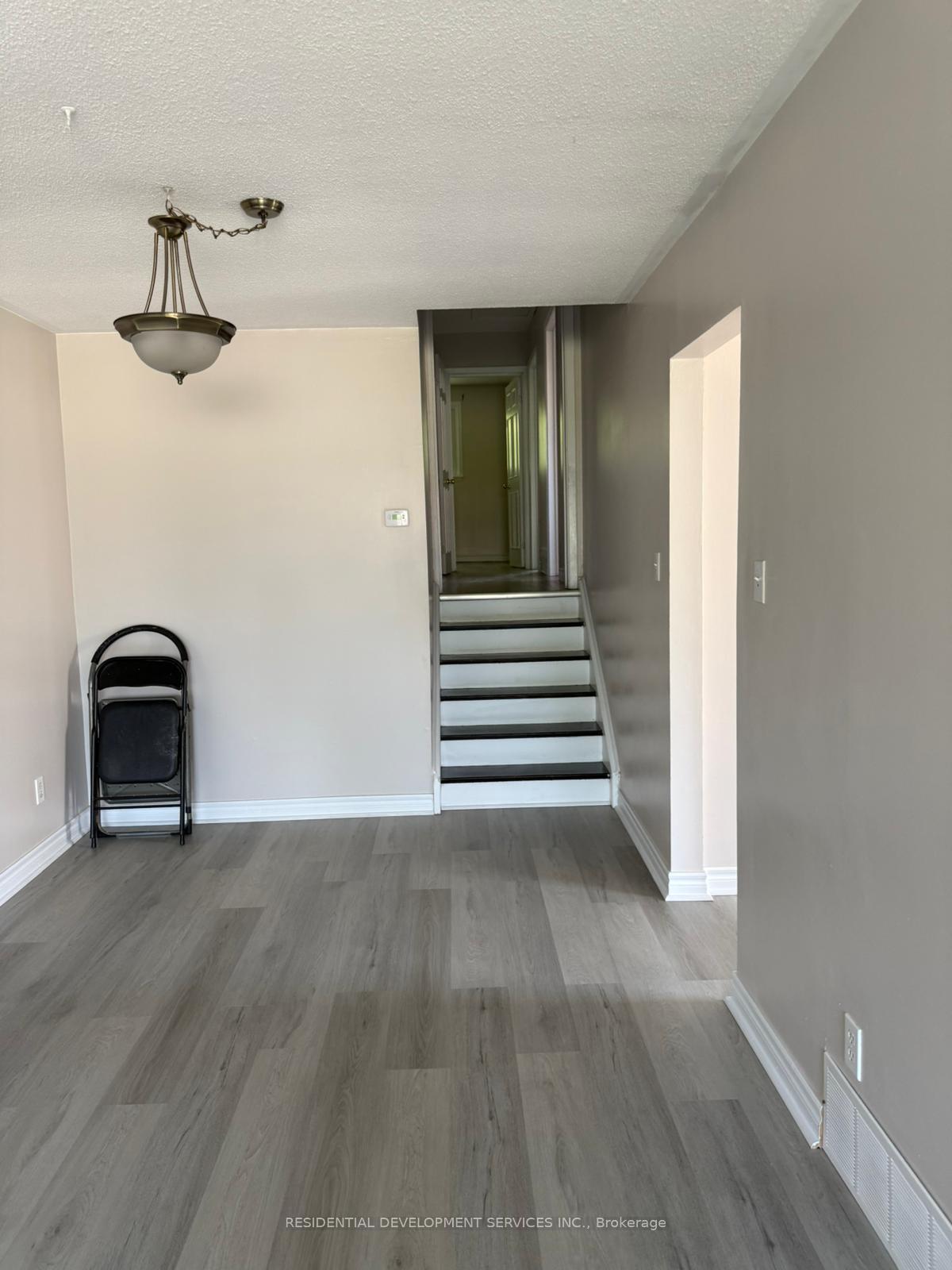 Photo 3 of 659 Gibb Street, Oshawa, Vanier — HOMEH