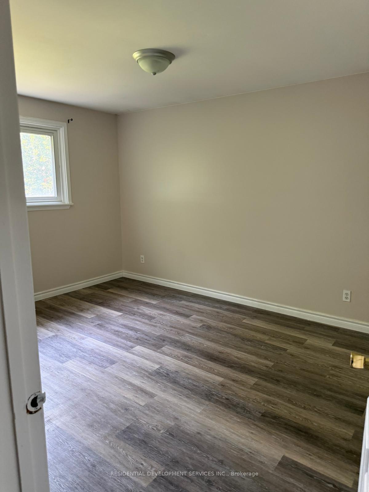 Photo 7 of 659 Gibb Street, Oshawa, Vanier — HOMEH