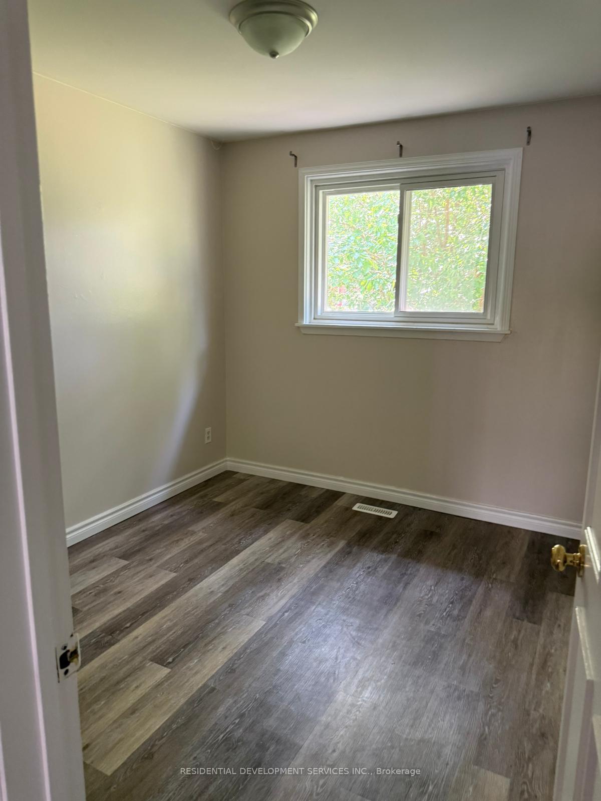 Photo 8 of 659 Gibb Street, Oshawa, Vanier — HOMEH