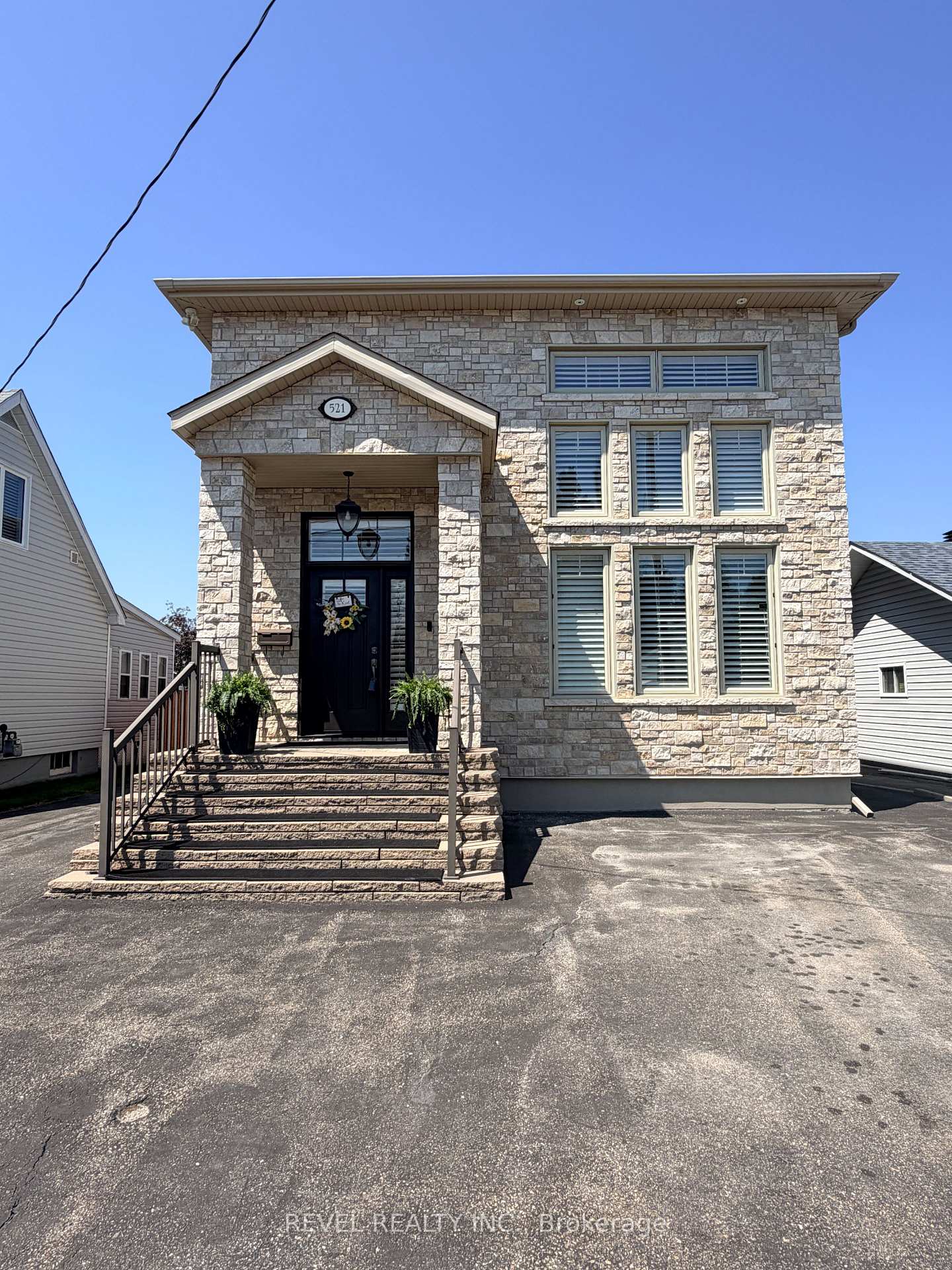 Photo 4 of 521 Pine Street N, Timmins, TNE - North — HOMEH