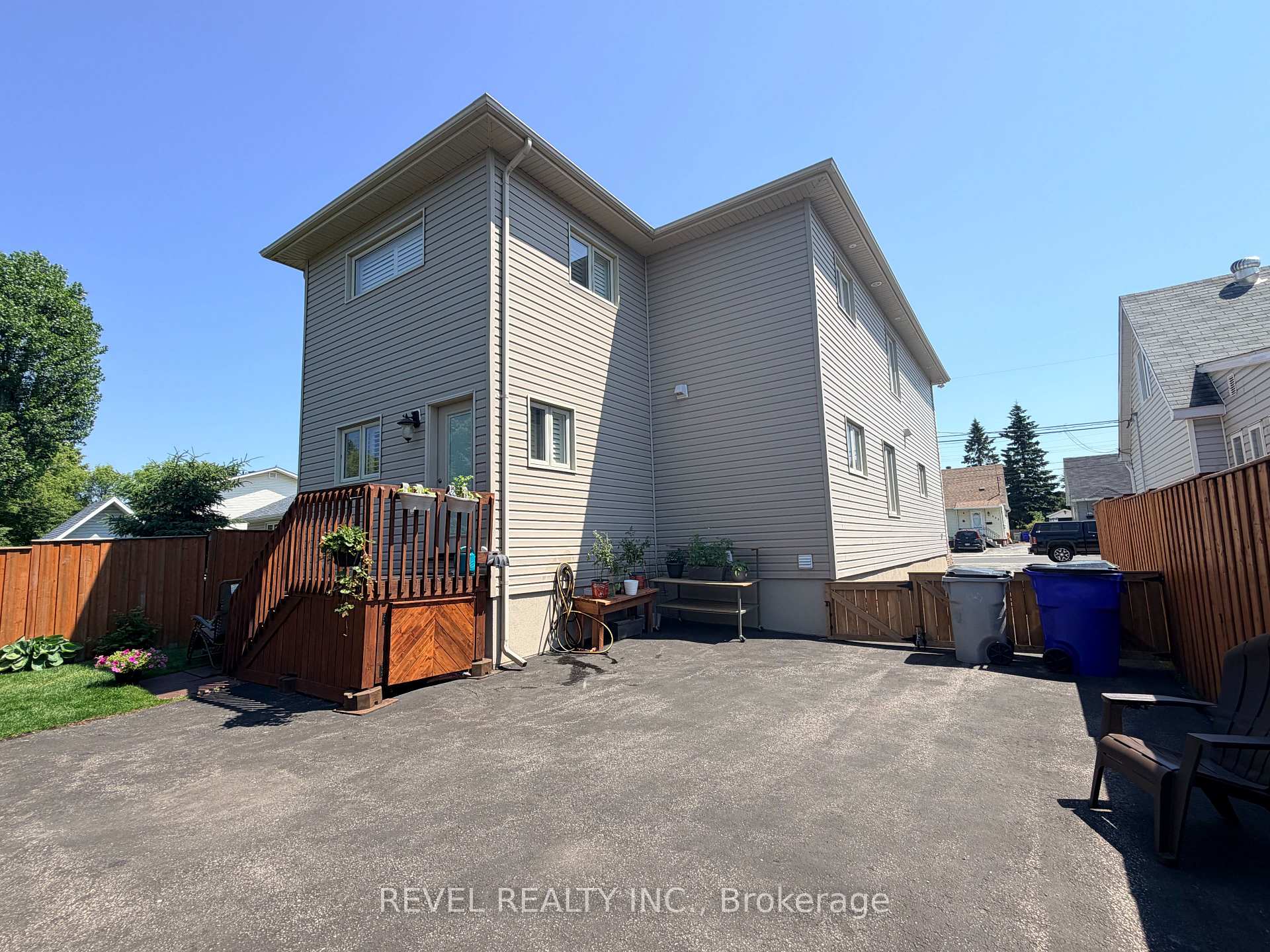 Photo 6 of 521 Pine Street N, Timmins, TNE - North — HOMEH