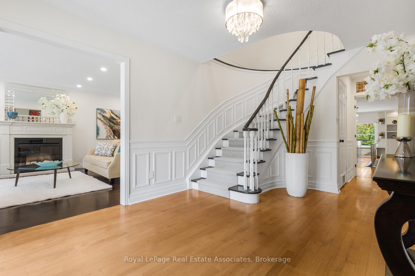 Photo 6 of 3075 Council Ring Road, Mississauga, Erin Mills — HOMEH