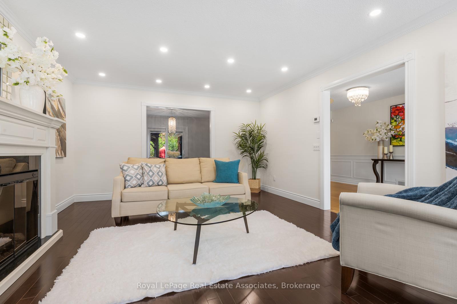 Photo 9 of 3075 Council Ring Road, Mississauga, Erin Mills — HOMEH