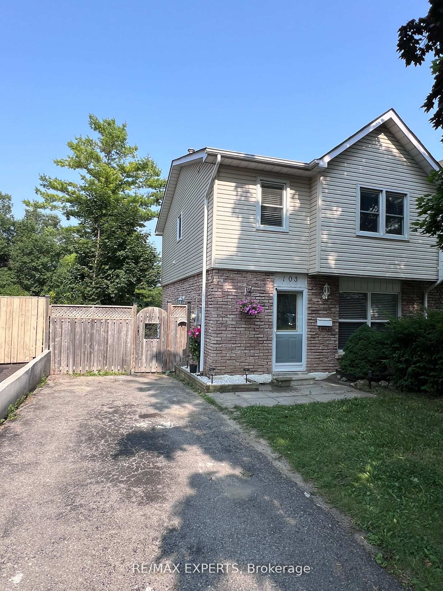 Photo 1 of 103 Guthrie Crescent, Whitby, Lynde Creek — HOMEH