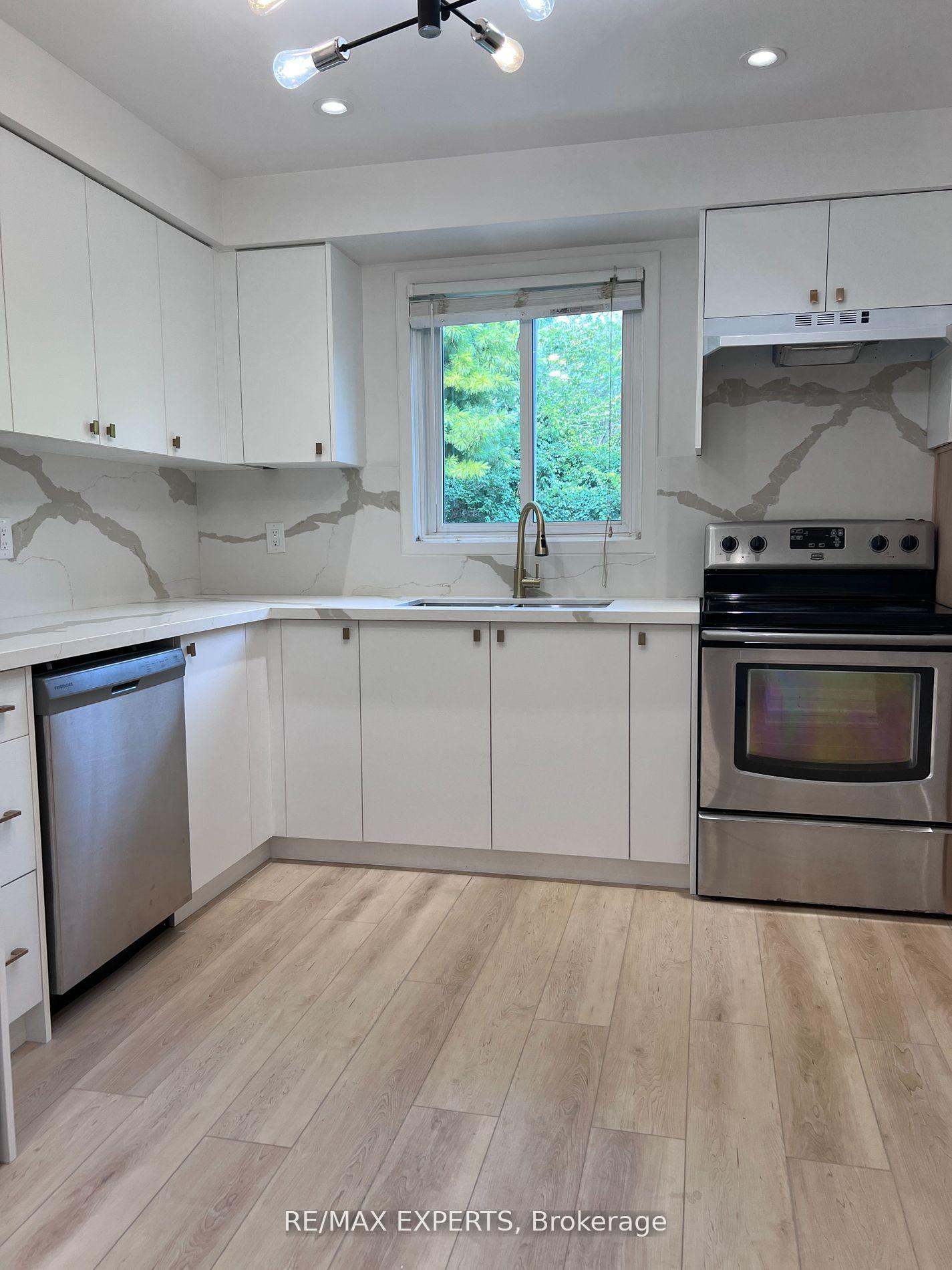Photo 5 of 103 Guthrie Crescent, Whitby, Lynde Creek — HOMEH