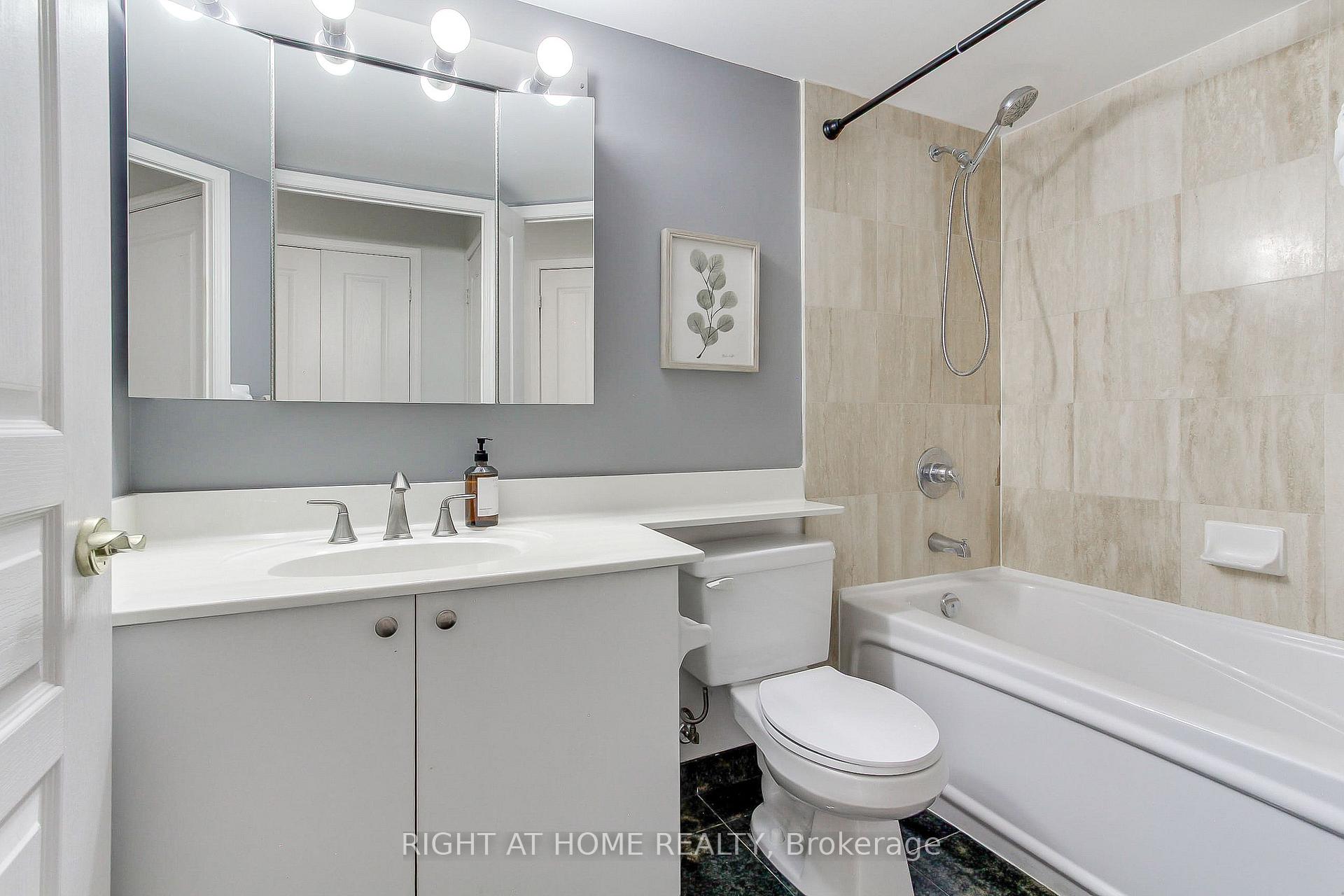 Photo 11 of Unit 907, 55 Harrison Garden Boulevard, North York, Willowdale East — HOMEH