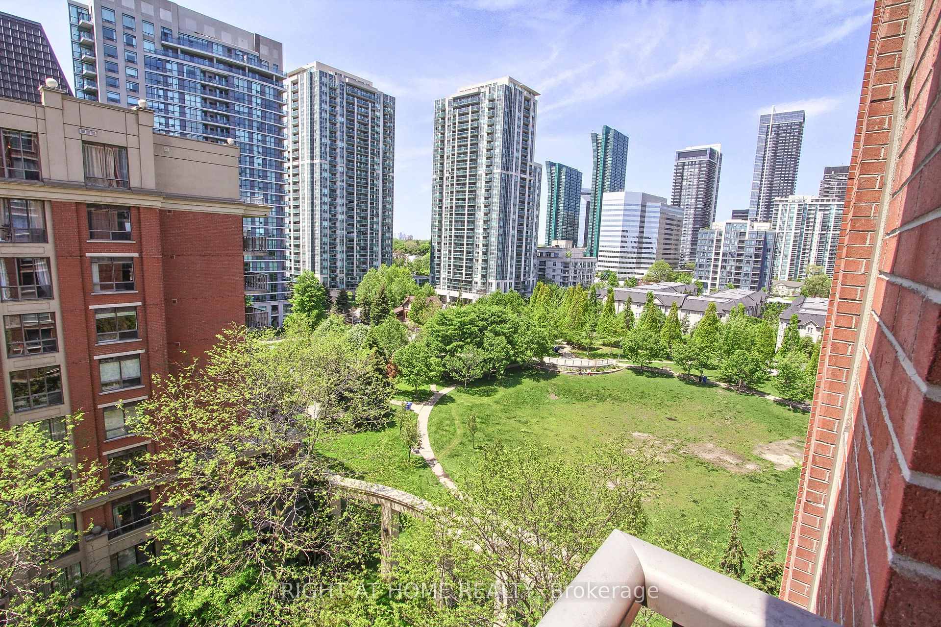 Photo 15 of Unit 907, 55 Harrison Garden Boulevard, North York, Willowdale East — HOMEH