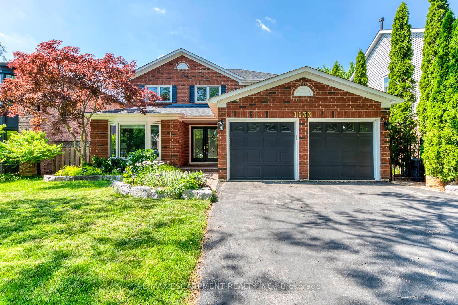 Photo 1 of 1633 Greenbriar Drive, Oakville, Glen Abbey — HOMEH