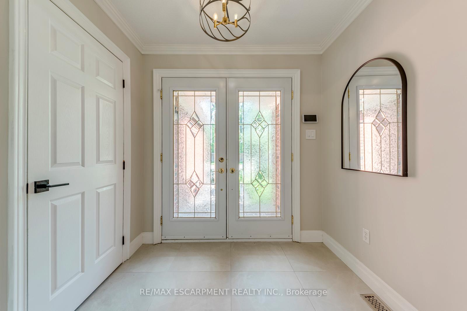 Photo 4 of 1633 Greenbriar Drive, Oakville, Glen Abbey — HOMEH