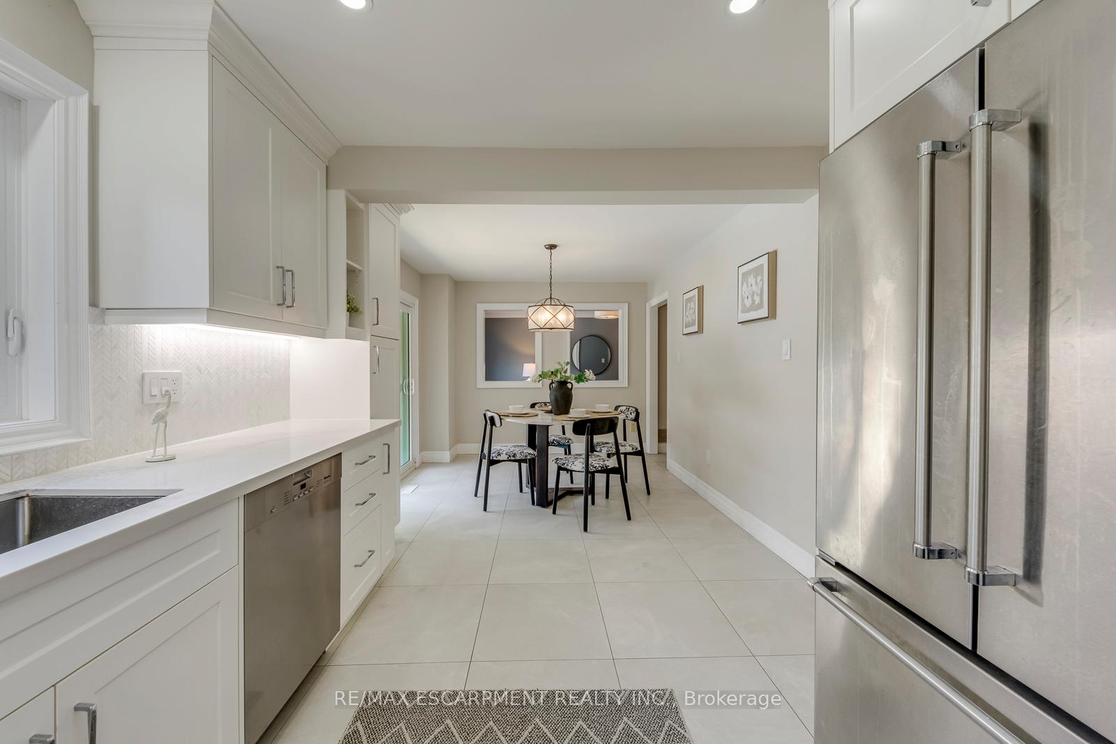 Photo 16 of 1633 Greenbriar Drive, Oakville, Glen Abbey — HOMEH