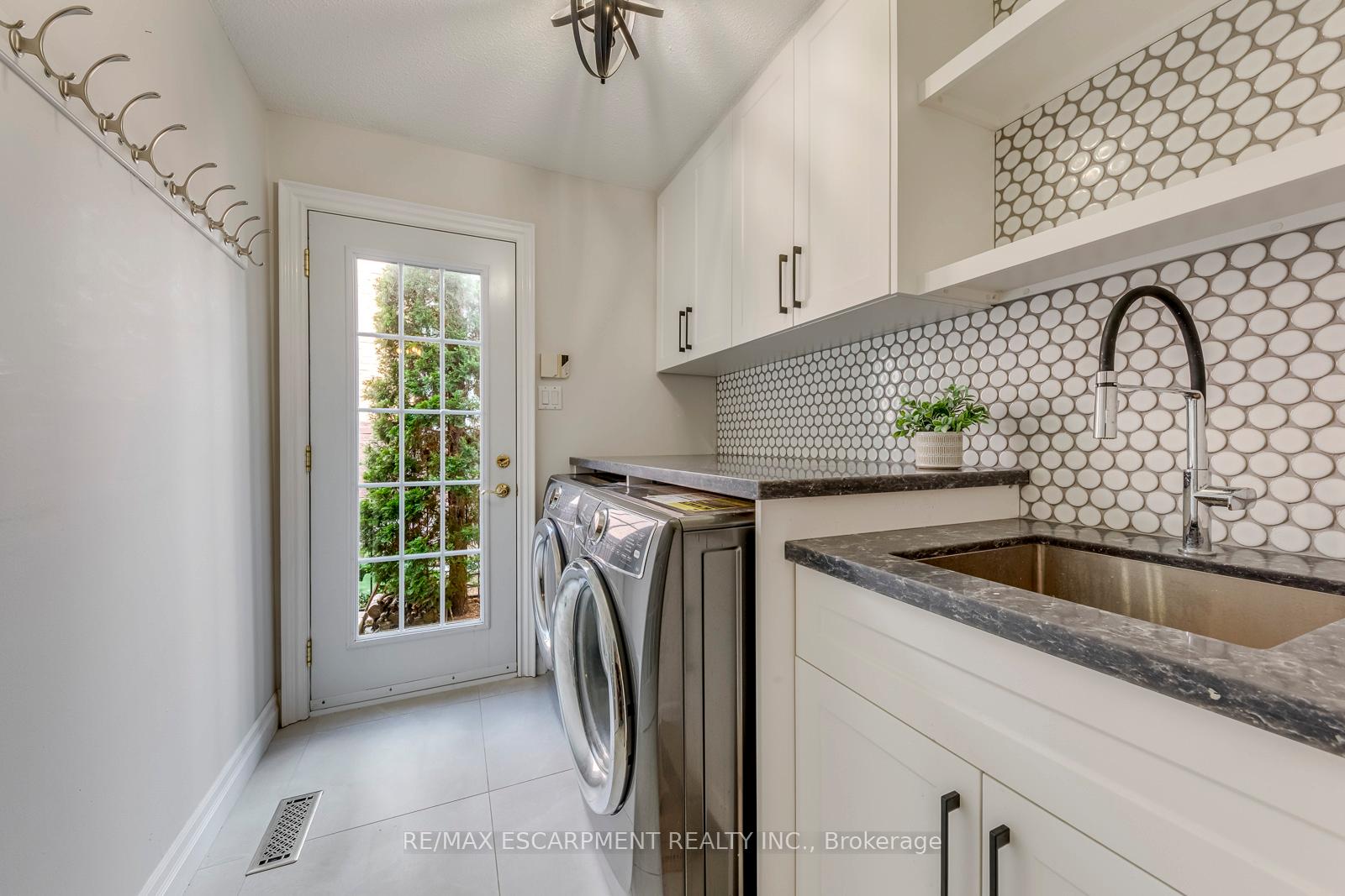 Photo 21 of 1633 Greenbriar Drive, Oakville, Glen Abbey — HOMEH