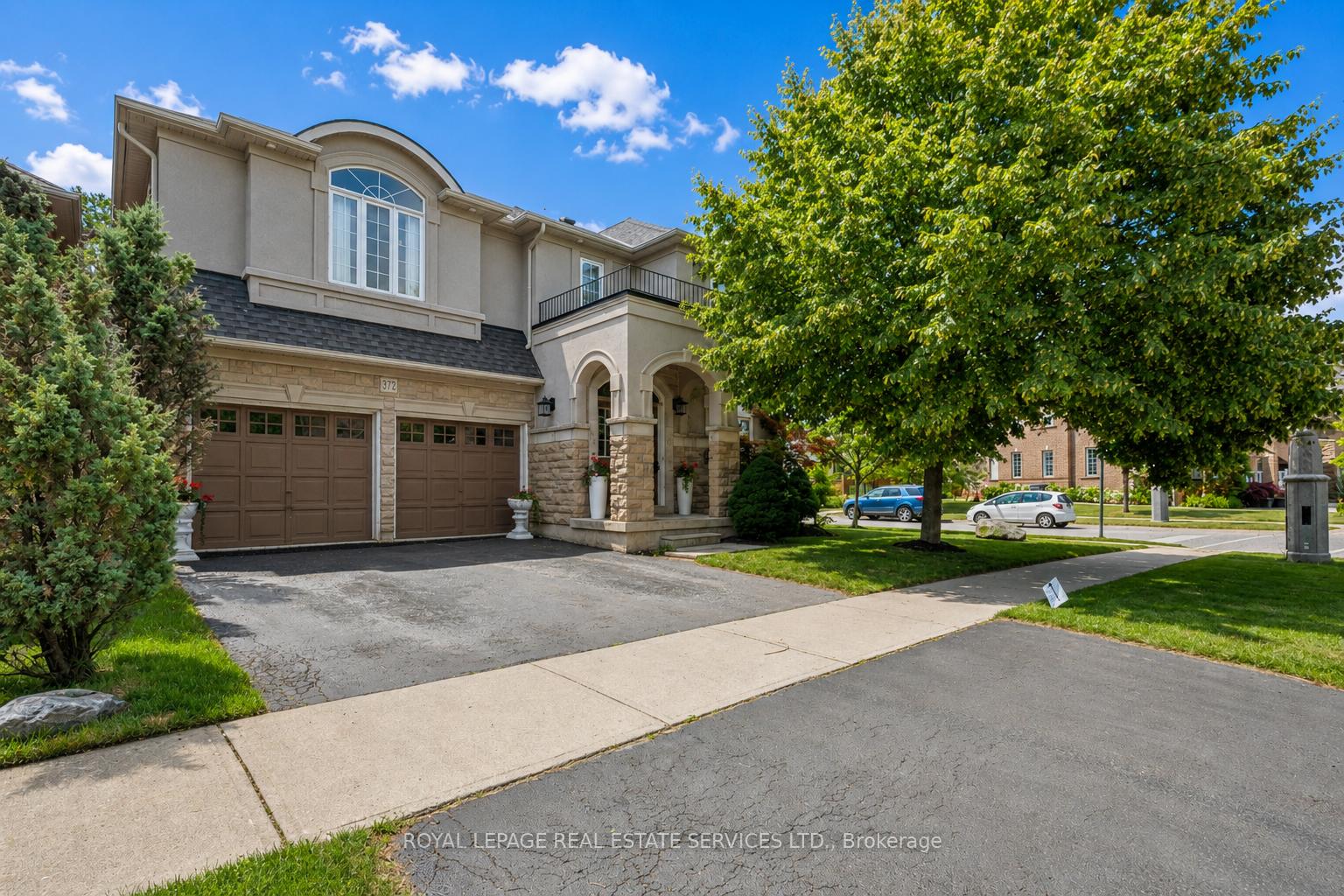 Photo 2 of 372 Creek Path Avenue, Oakville, Bronte — HOMEH