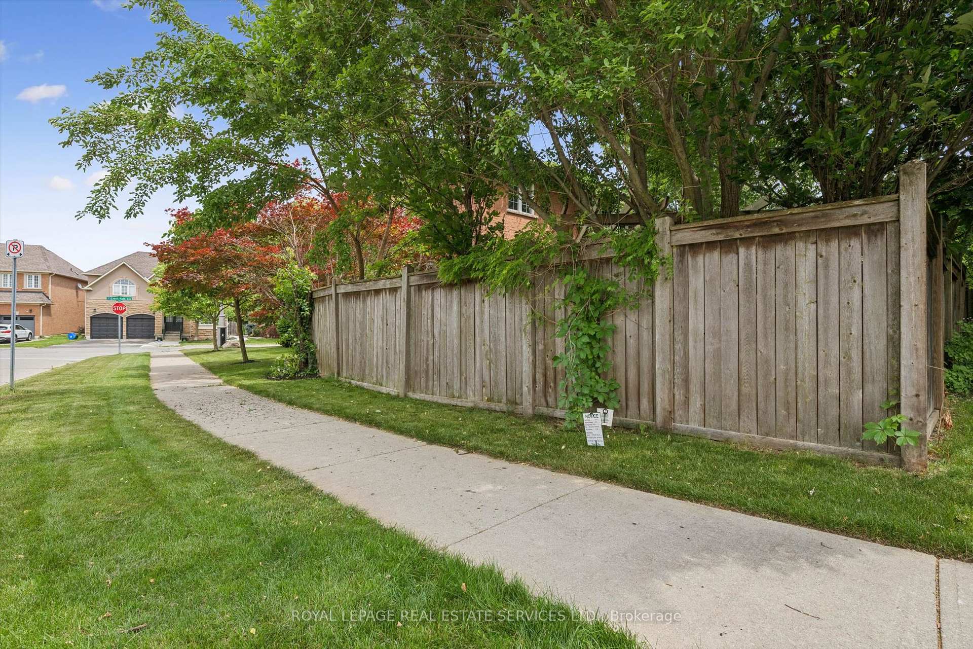 Photo 4 of 372 Creek Path Avenue, Oakville, Bronte — HOMEH