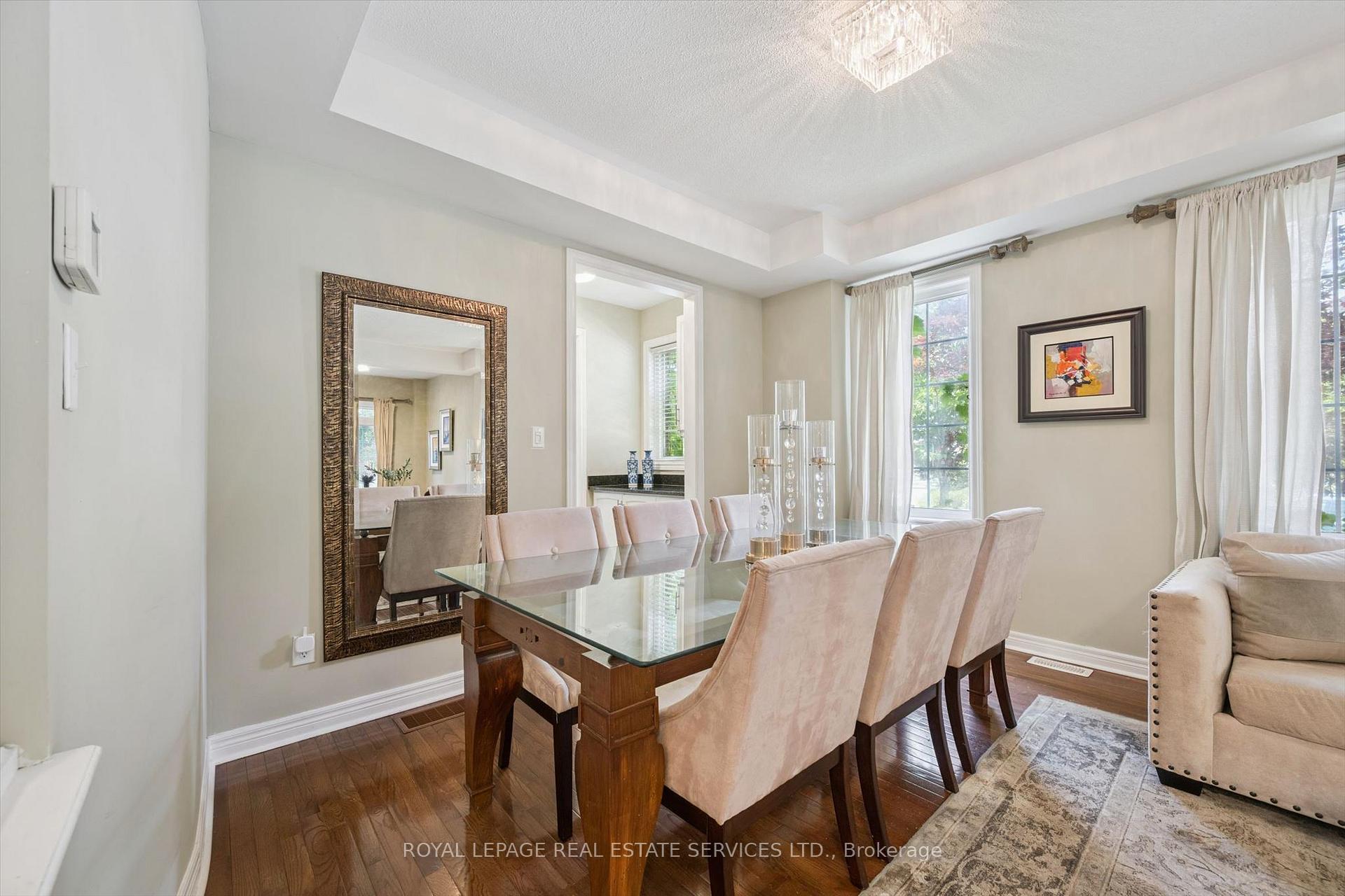 Photo 10 of 372 Creek Path Avenue, Oakville, Bronte — HOMEH