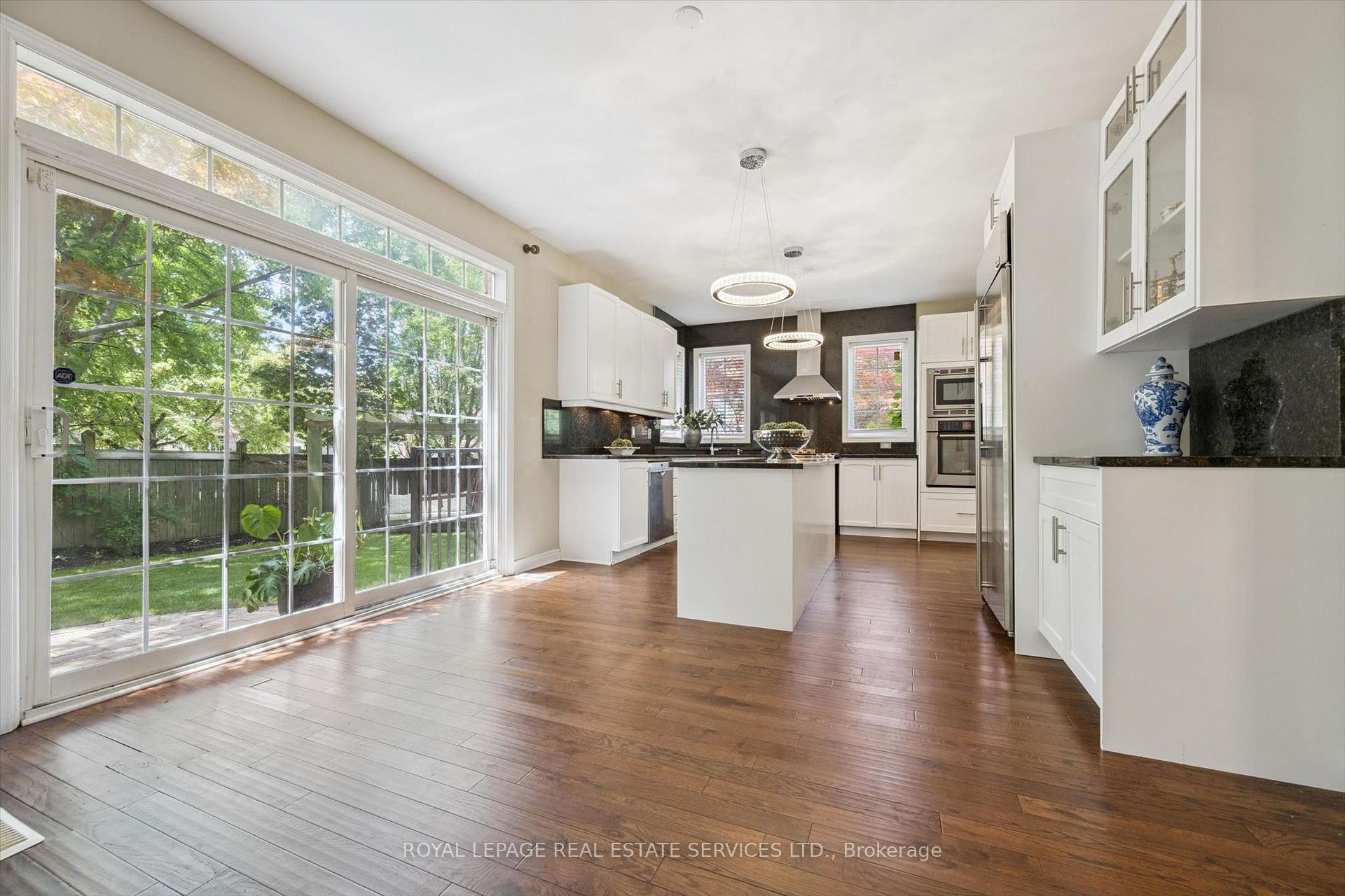 Photo 14 of 372 Creek Path Avenue, Oakville, Bronte — HOMEH