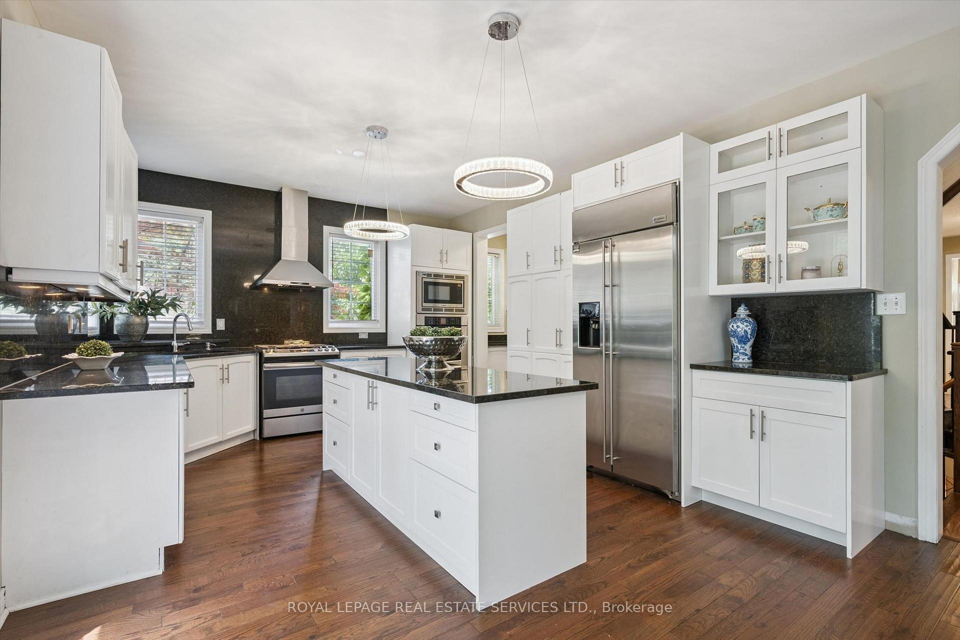 Photo 15 of 372 Creek Path Avenue, Oakville, Bronte — HOMEH