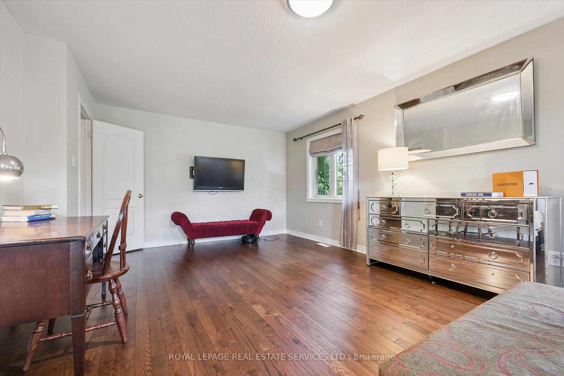 Photo 23 of 372 Creek Path Avenue, Oakville, Bronte — HOMEH
