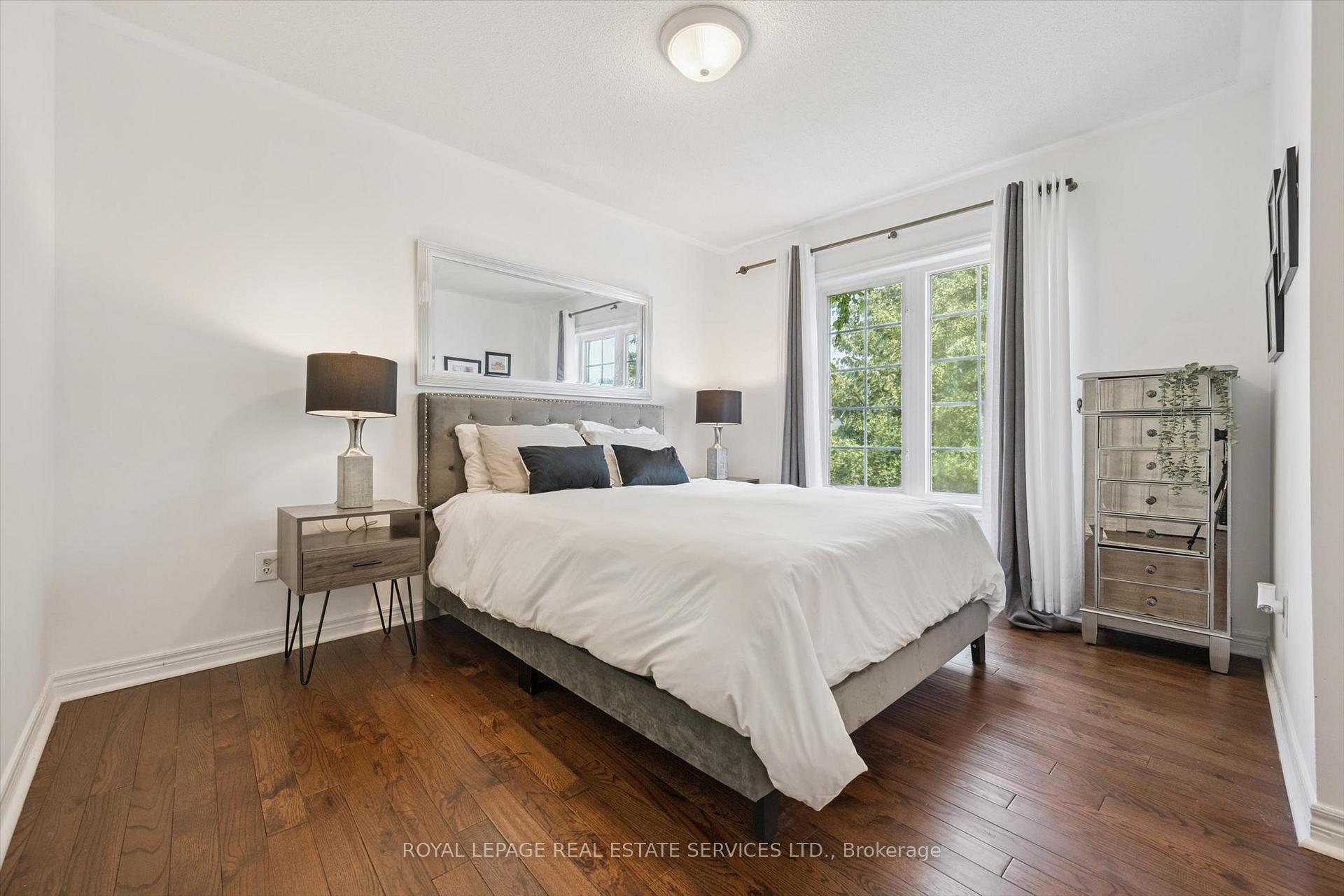 Photo 26 of 372 Creek Path Avenue, Oakville, Bronte — HOMEH