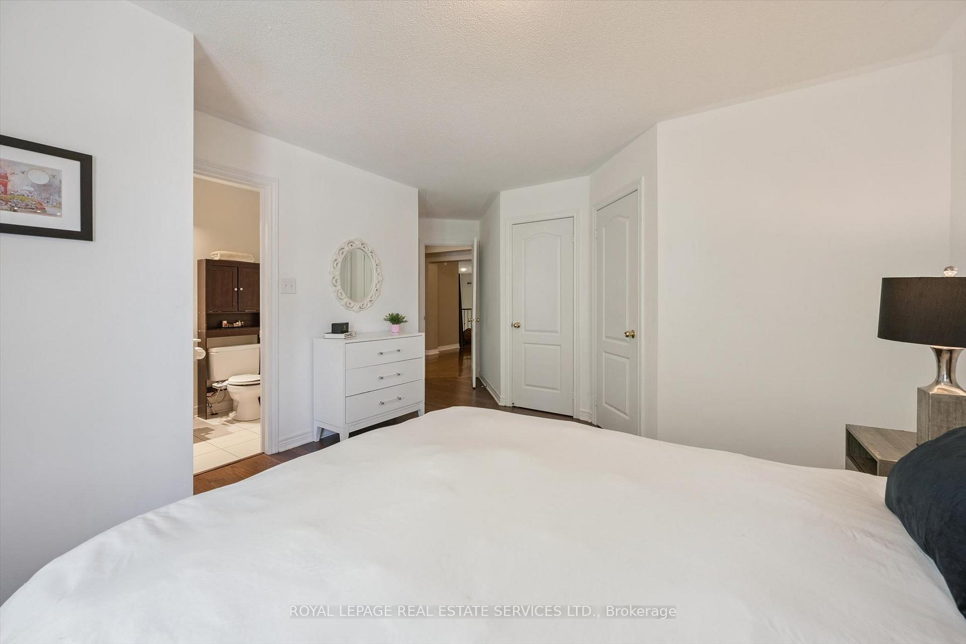 Photo 27 of 372 Creek Path Avenue, Oakville, Bronte — HOMEH