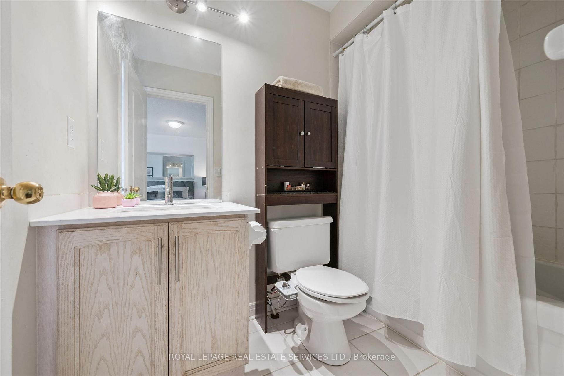 Photo 28 of 372 Creek Path Avenue, Oakville, Bronte — HOMEH