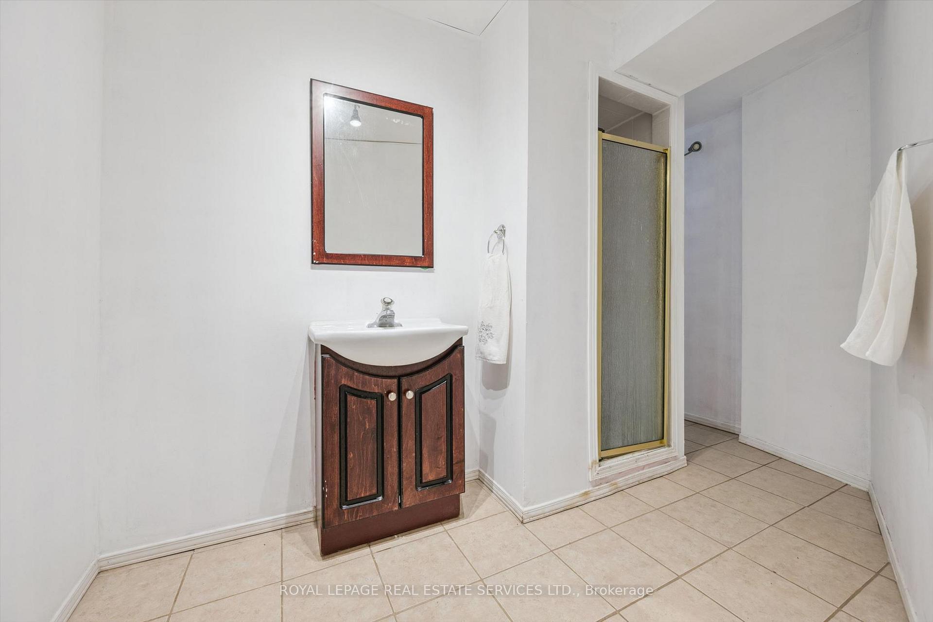 Photo 41 of 372 Creek Path Avenue, Oakville, Bronte — HOMEH