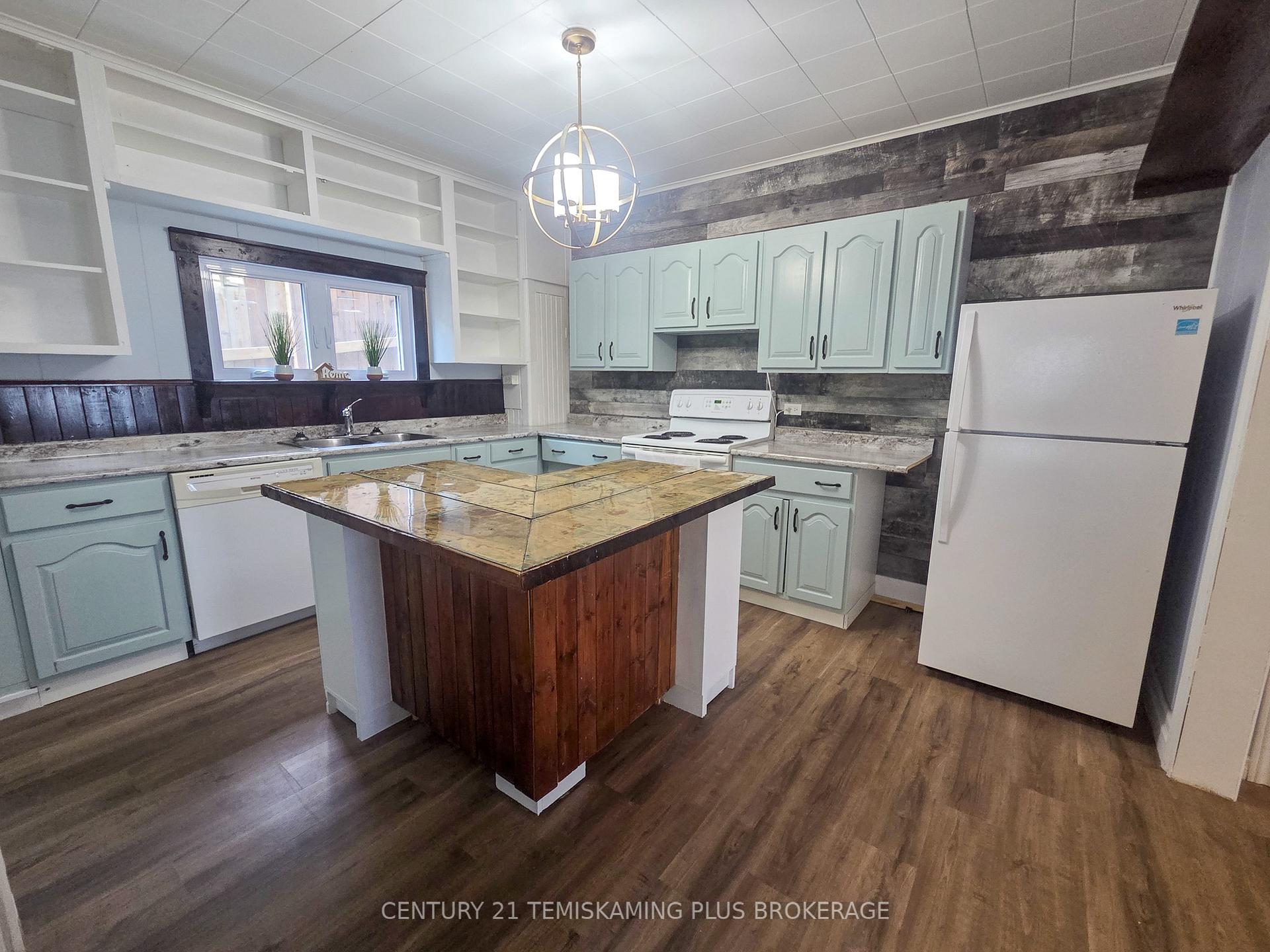 Photo 5 of 24 Baker Street, Cobalt — HOMEH