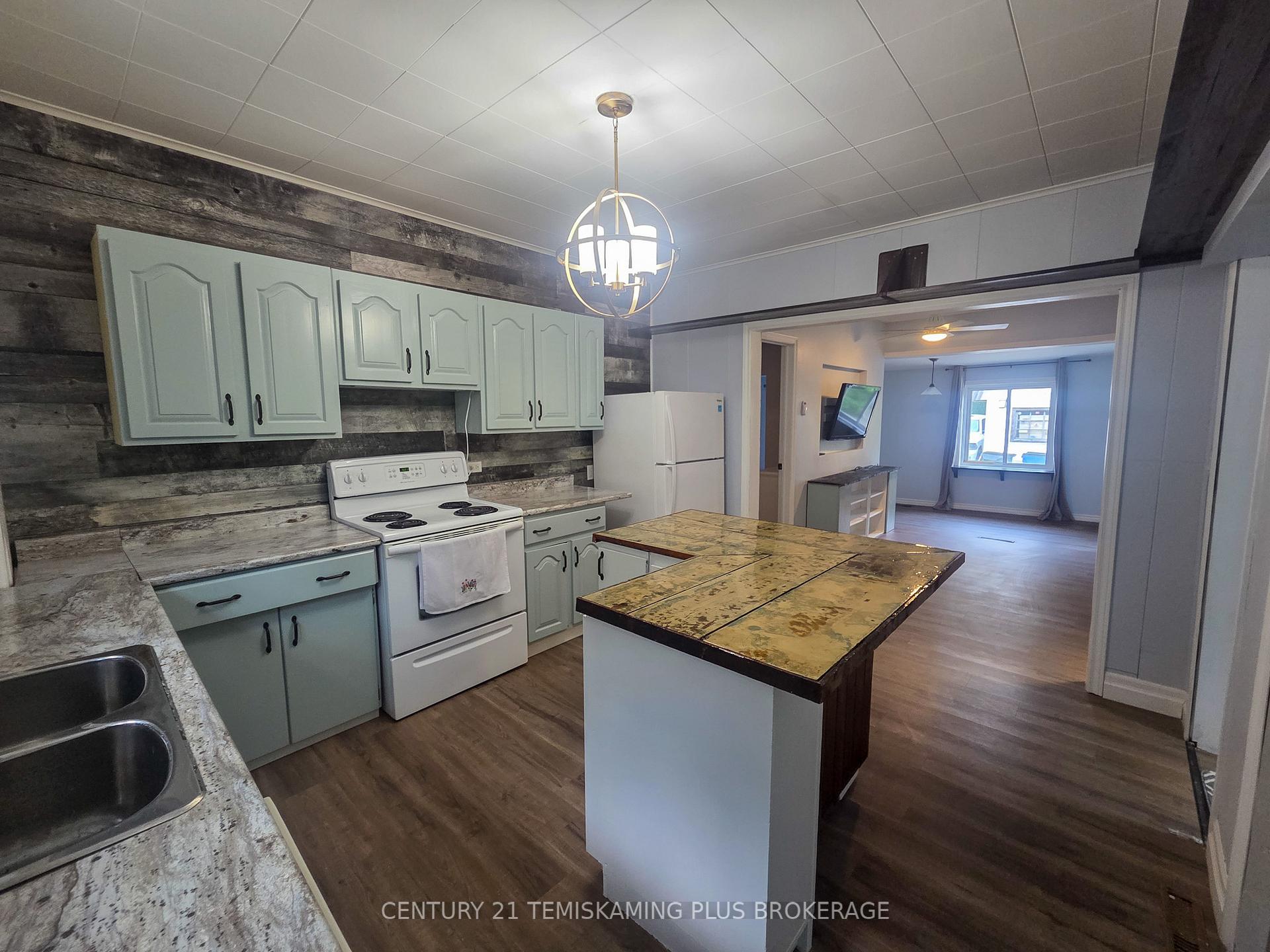 Photo 6 of 24 Baker Street, Cobalt — HOMEH