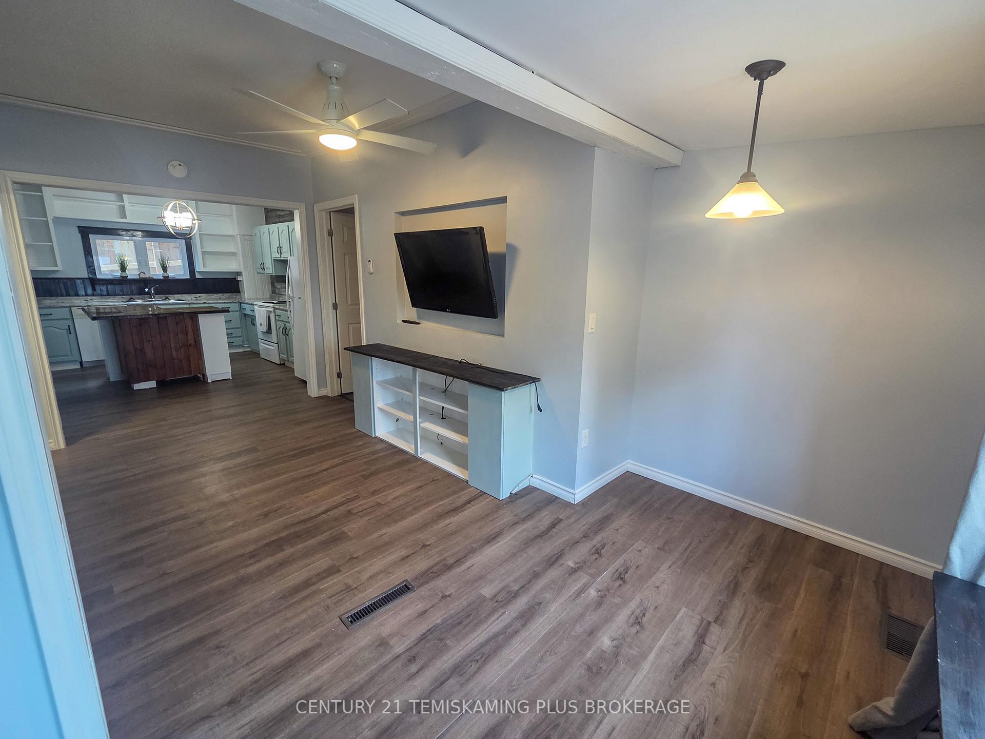Photo 10 of 24 Baker Street, Cobalt — HOMEH