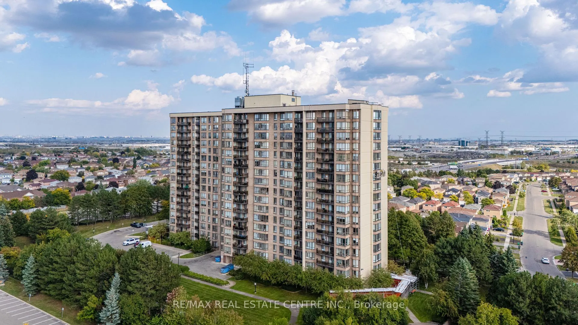 Front of Unit 802, 20 Cherrytree Drive